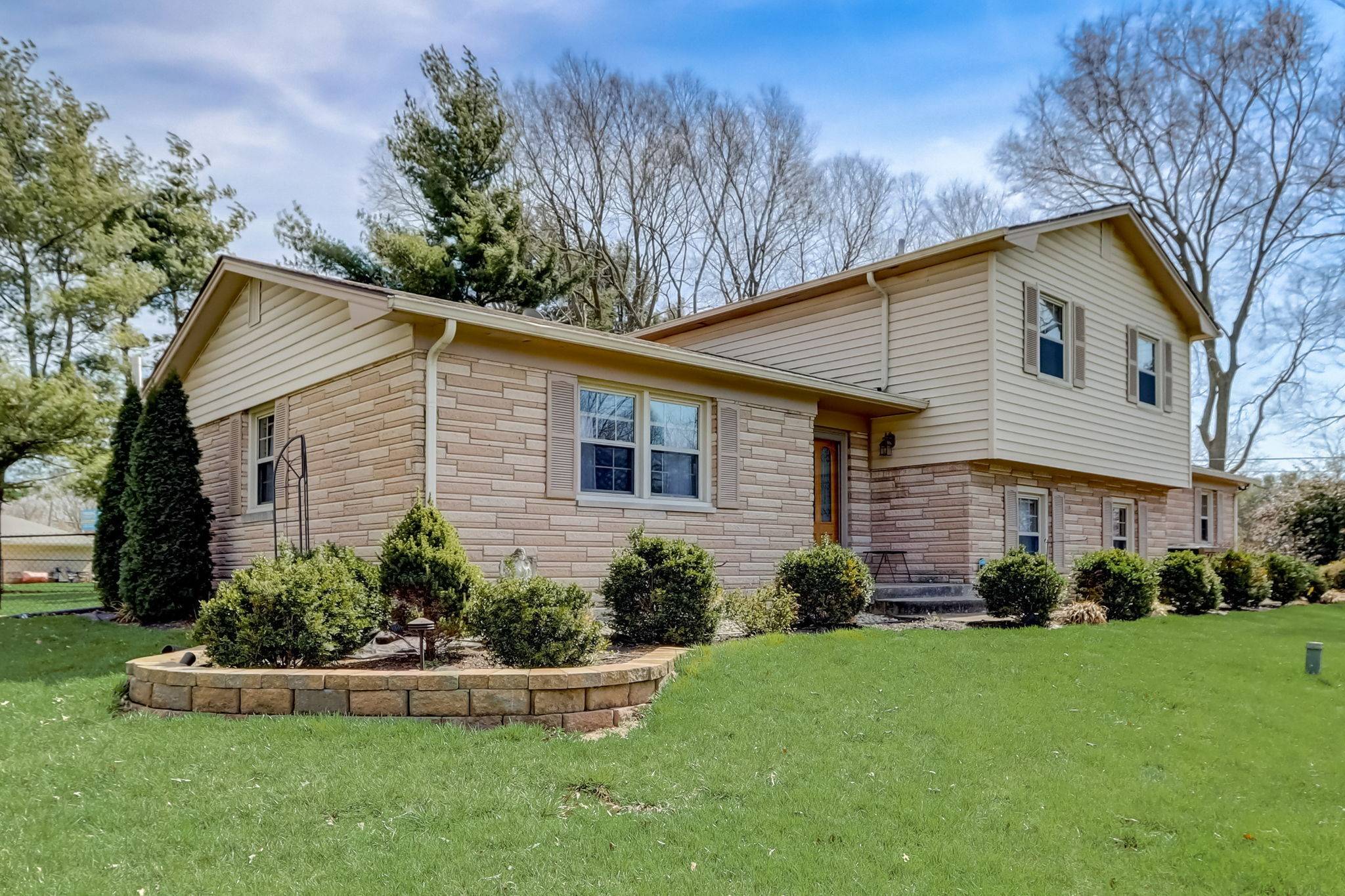 Shelbyville, IN 46176,1572 Rolling Ridge RD