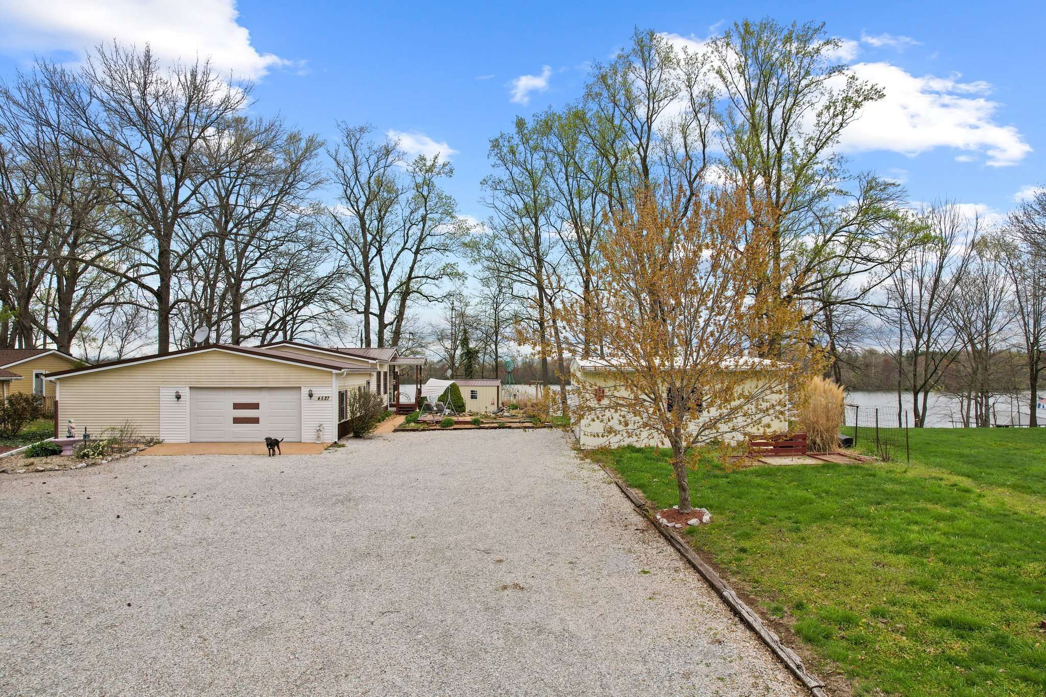 Loogootee, IN 47553,4527 Upper South Point DR