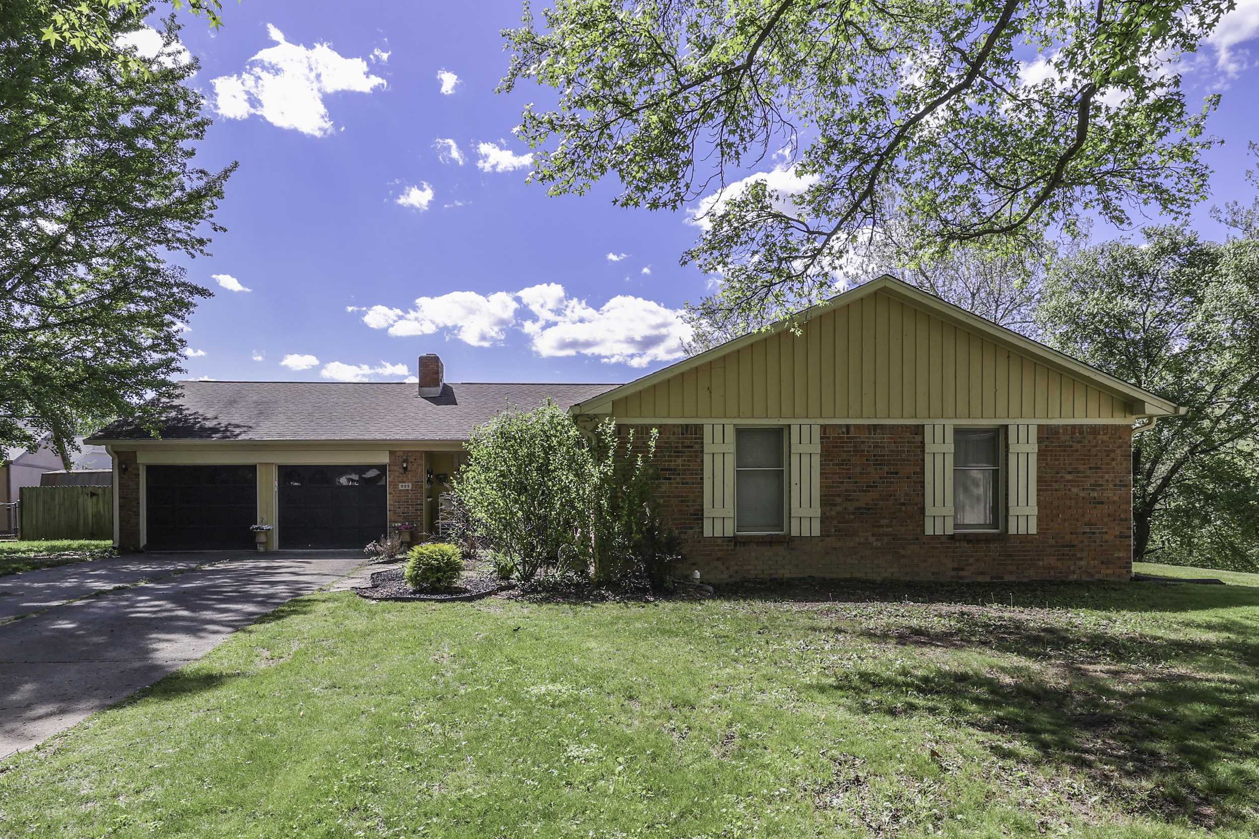 Greenwood, IN 46142,999 Wood Creek PL