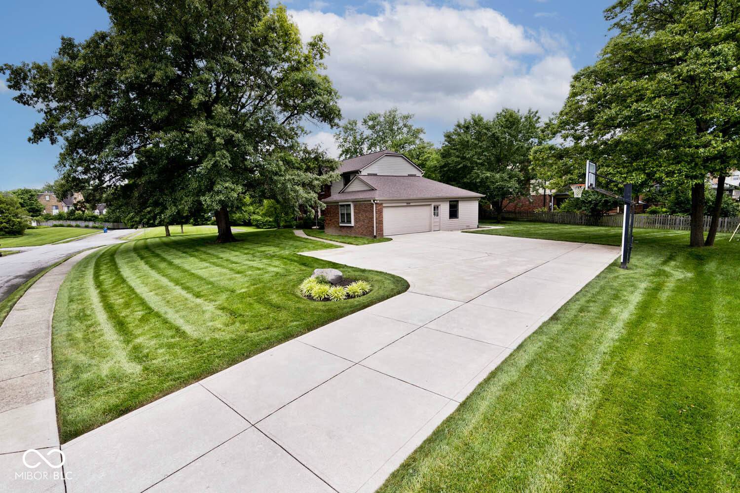 Indianapolis, IN 46256,6414 Kingswood DR