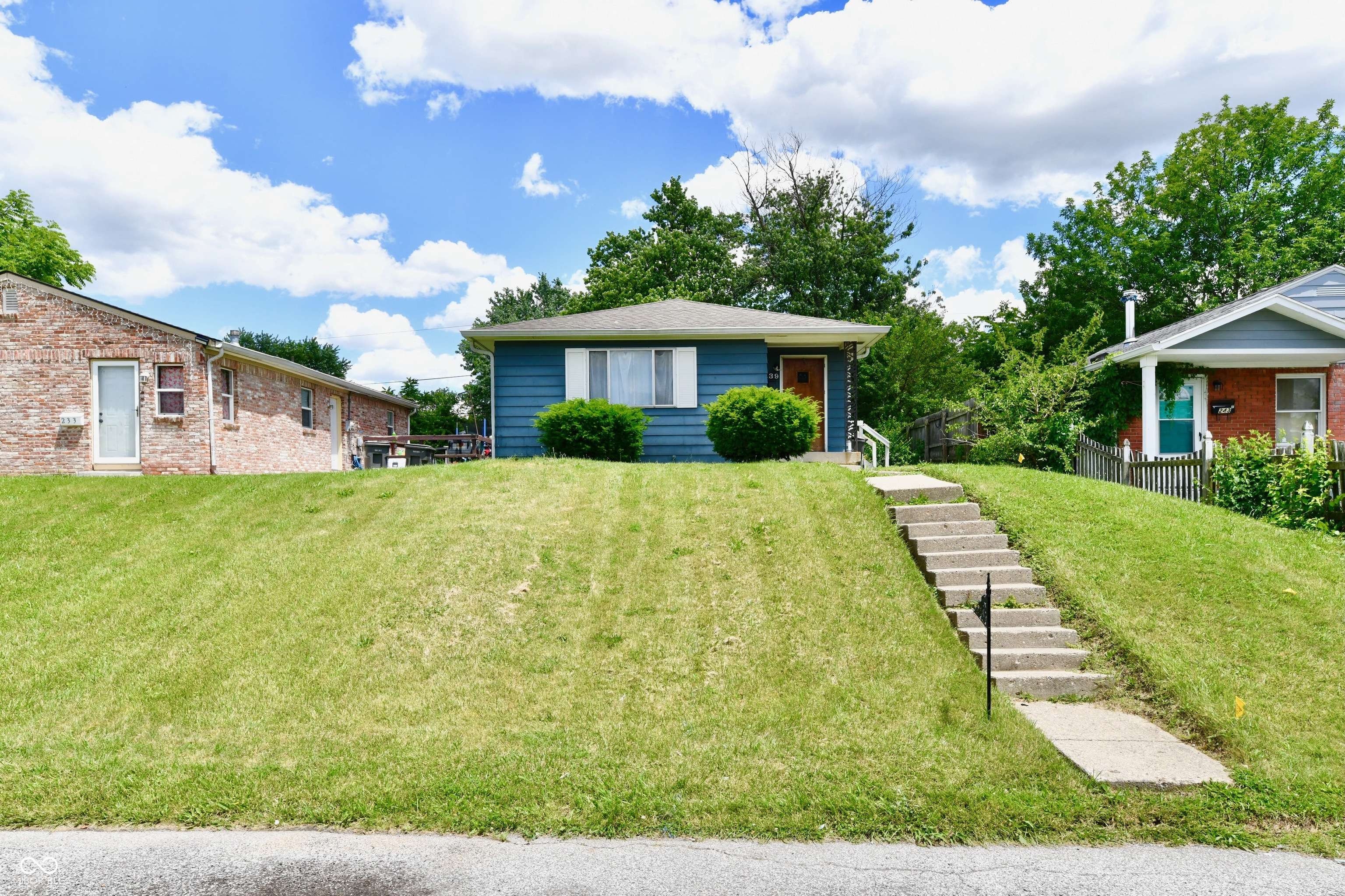 Indianapolis, IN 46201,239 S Bradley AVE
