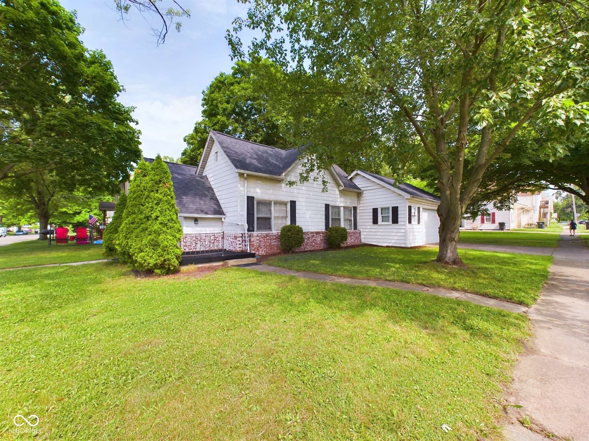 Anderson, IN 46012,815 Walnut ST