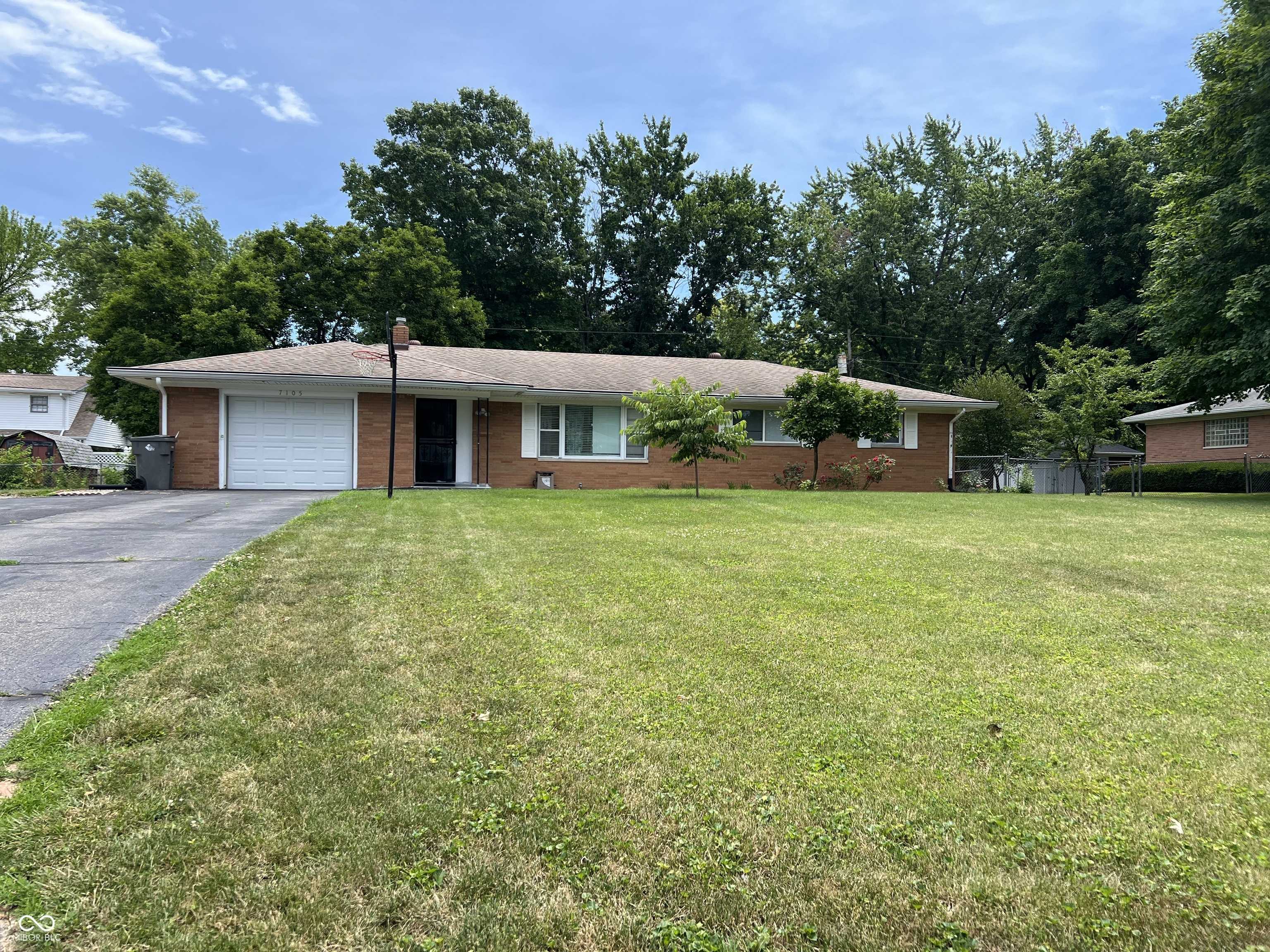 Indianapolis, IN 46227,7105 Linden DR