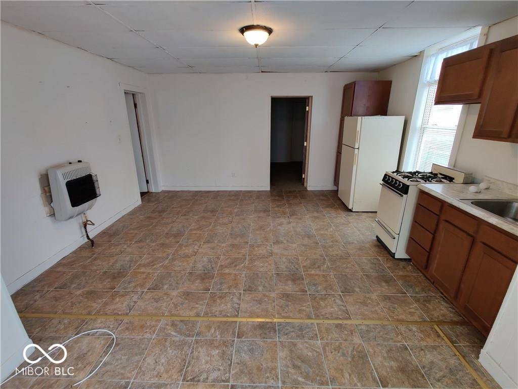 Shelbyville, IN 46176,617 W Franklin ST W #1
