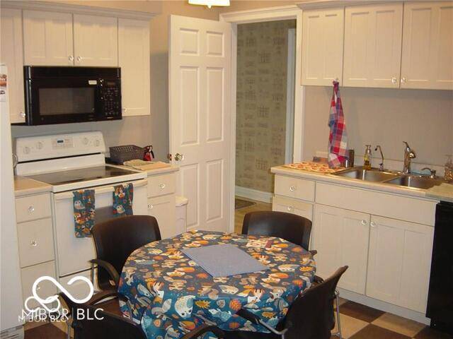 Indianapolis, IN 46220,930 E 66th ST #2-3