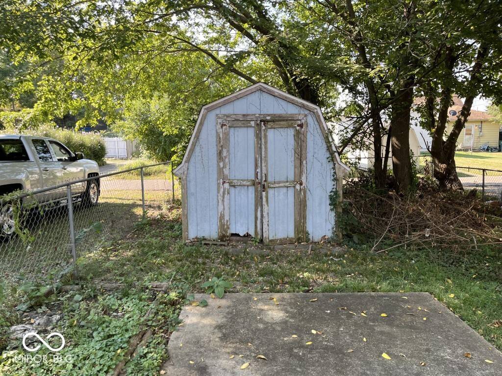 Muncie, IN 47305,1327 E Jackson ST