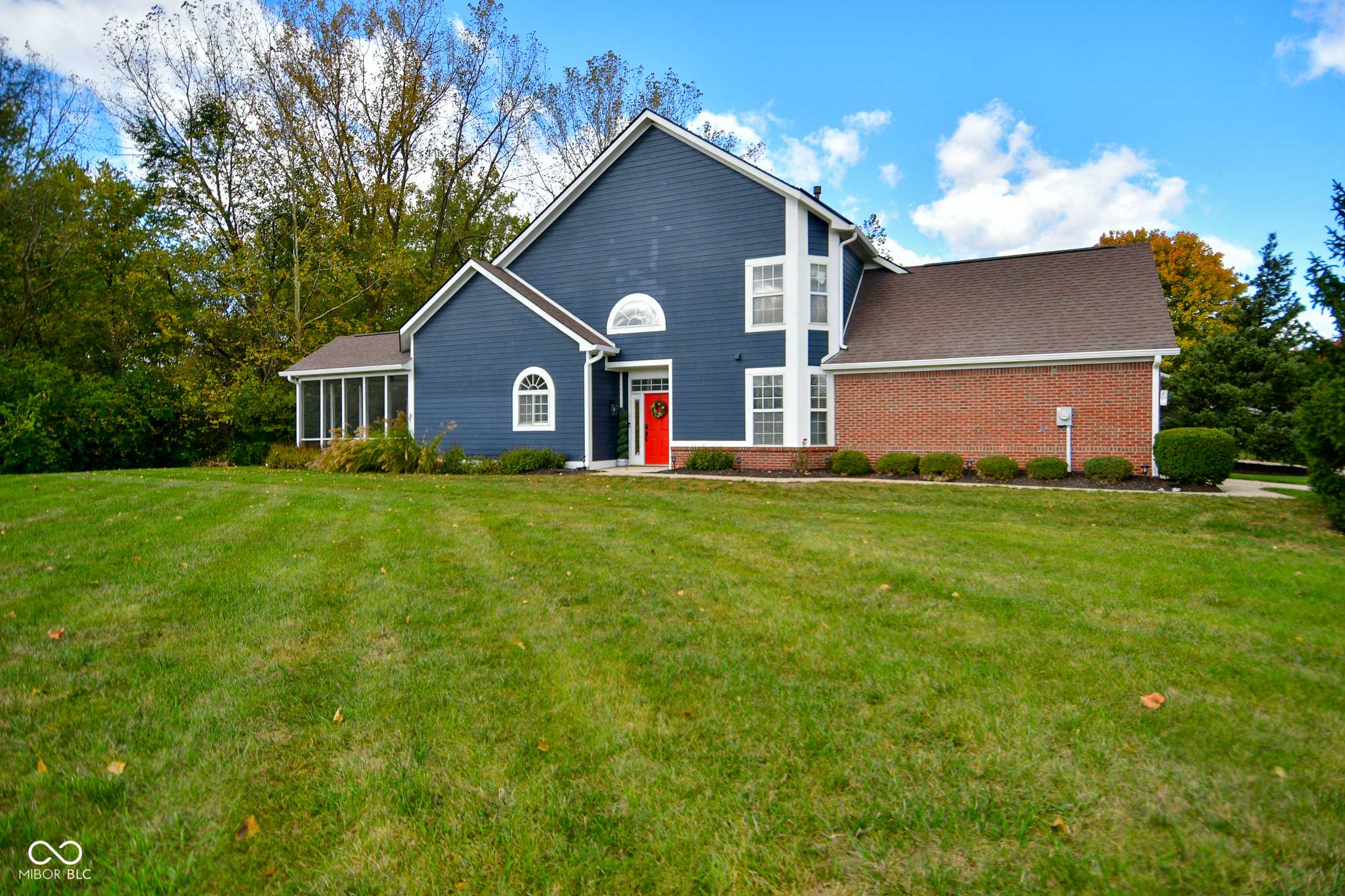 Indianapolis, IN 46240,8850 Crystal Lake DR