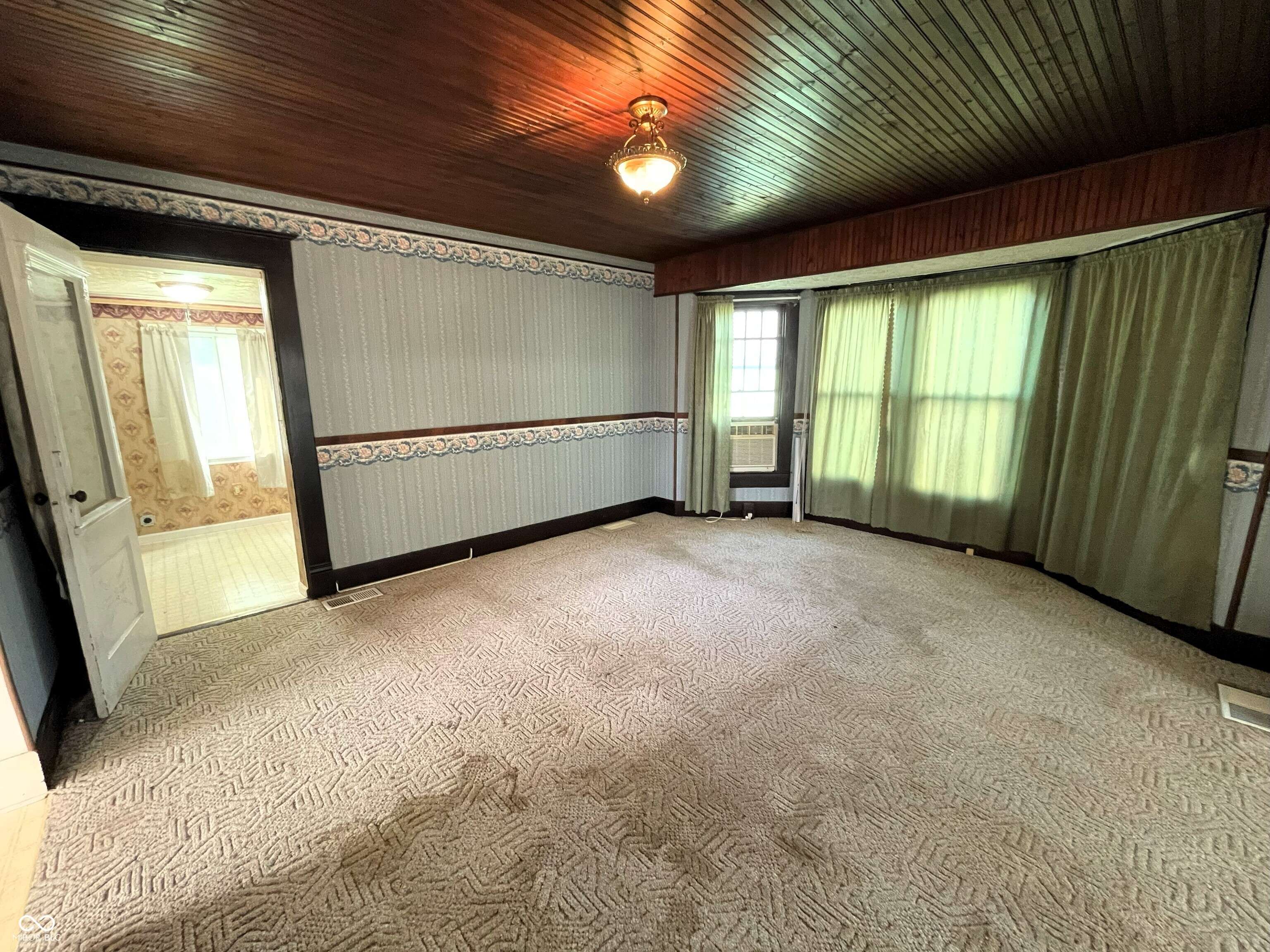 Crothersville, IN 47229,207 Moore ST
