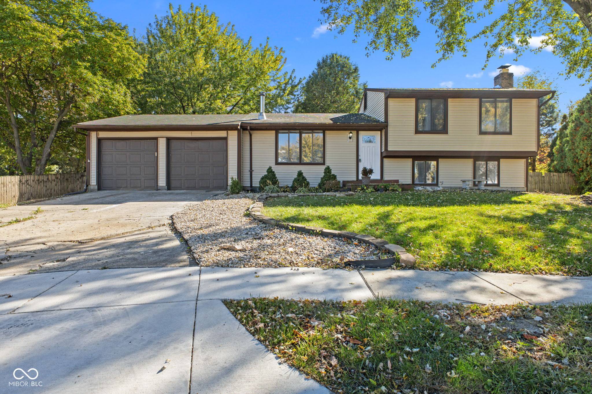 Greenwood, IN 46142,425 Meadow CIR