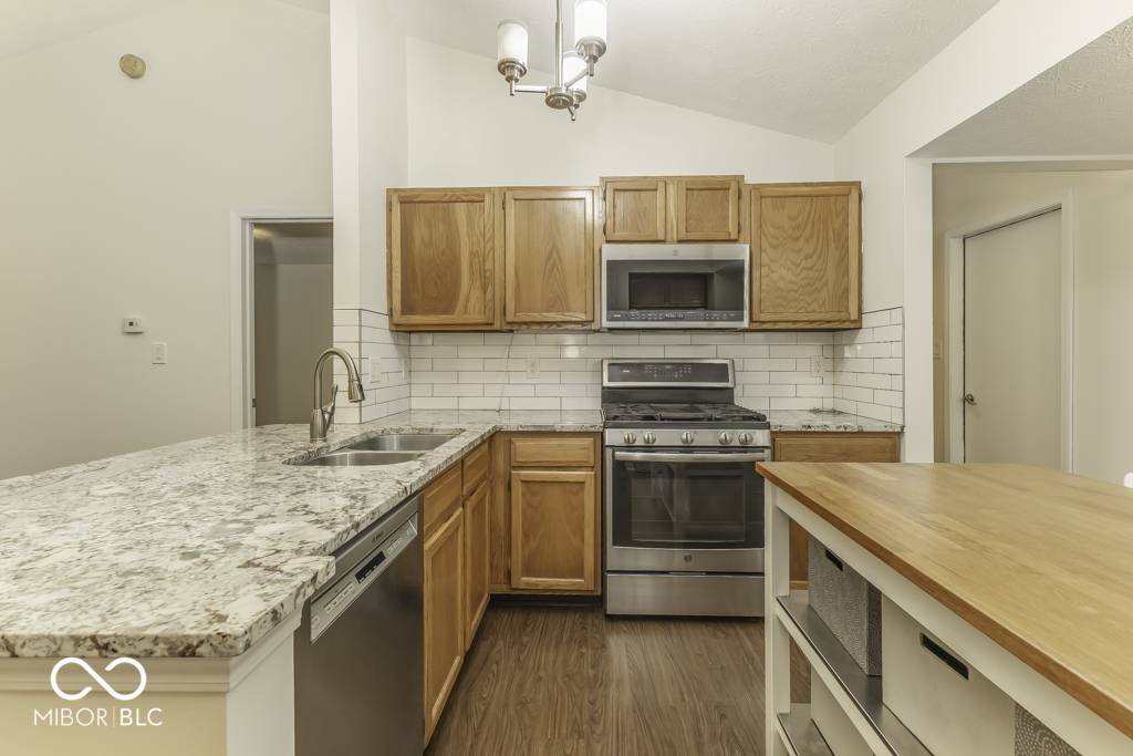 Greenwood, IN 46142,931 Sable Ridge DR