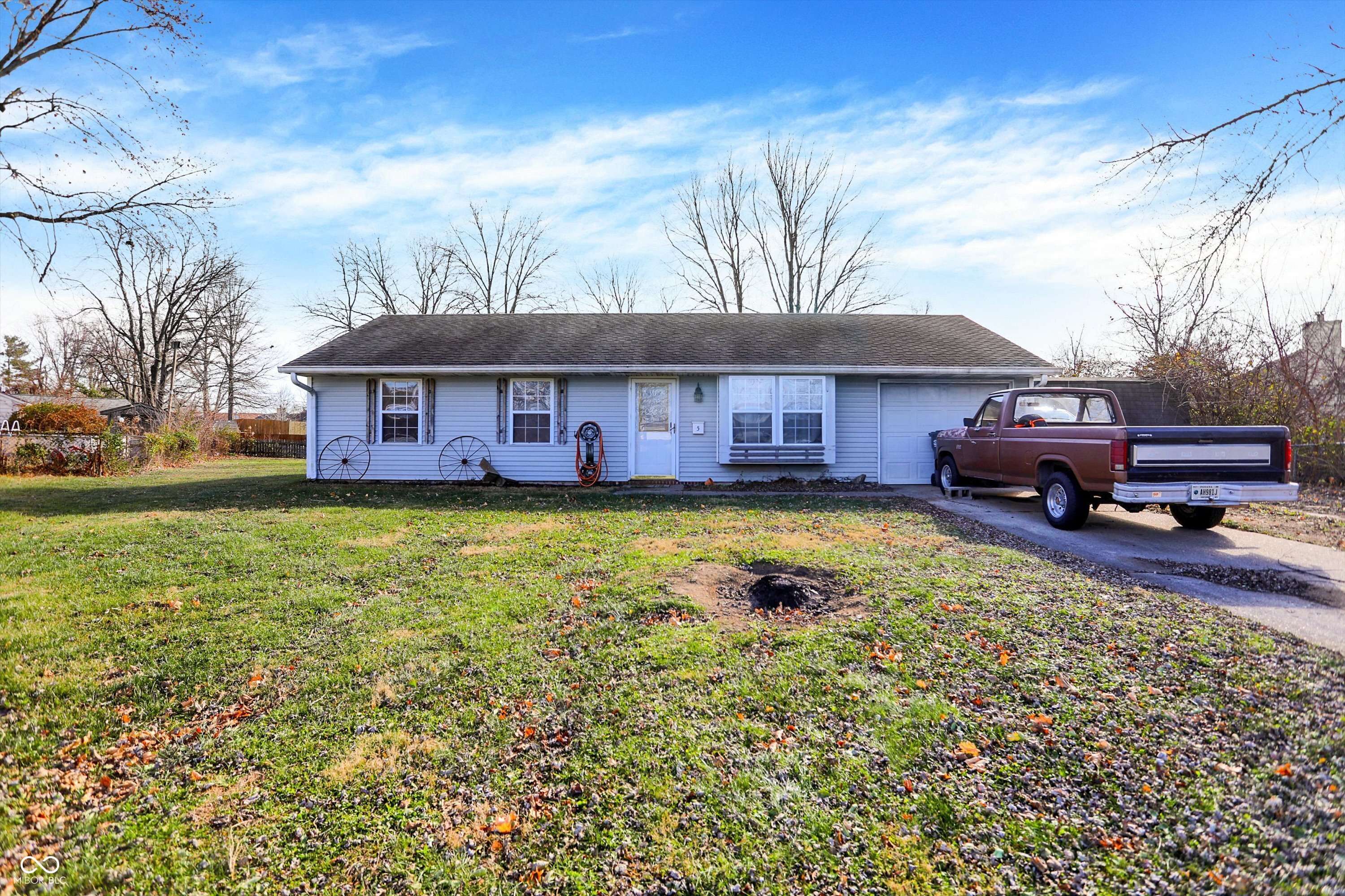 Whiteland, IN 46184,5 Woodridge CT