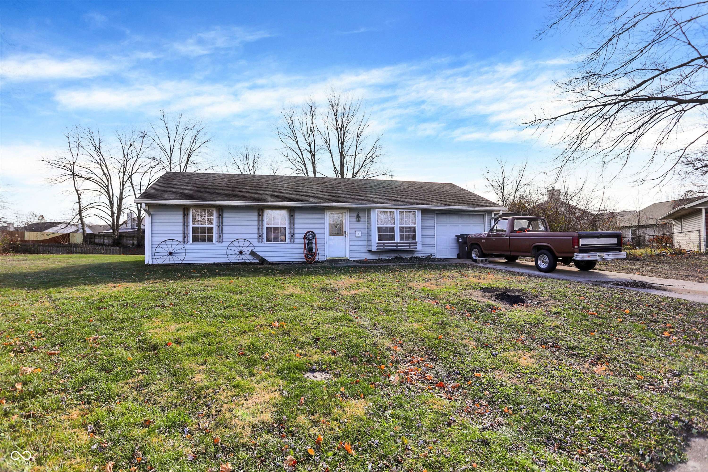 Whiteland, IN 46184,5 Woodridge CT