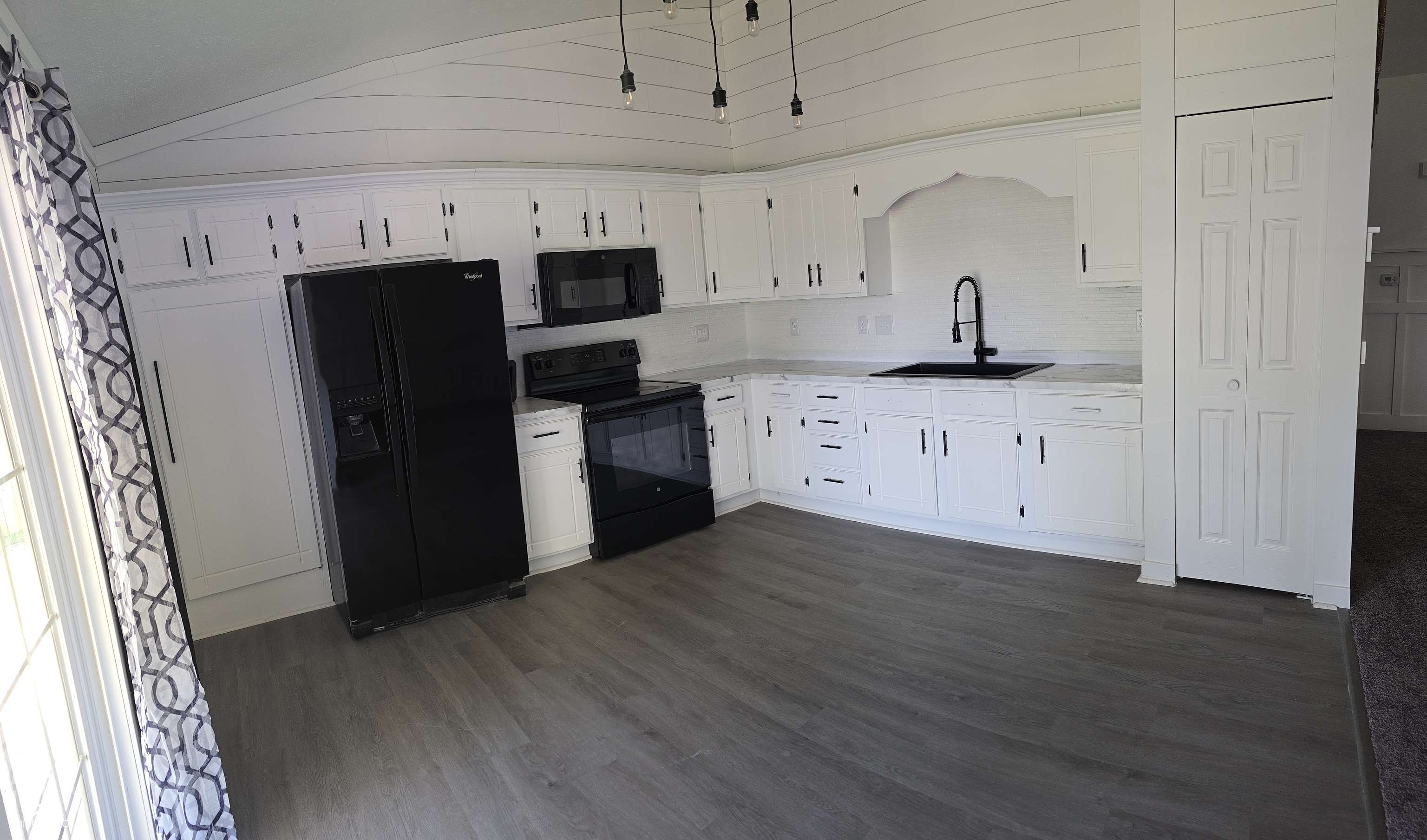 Anderson, IN 46013,6024 Boulder DR