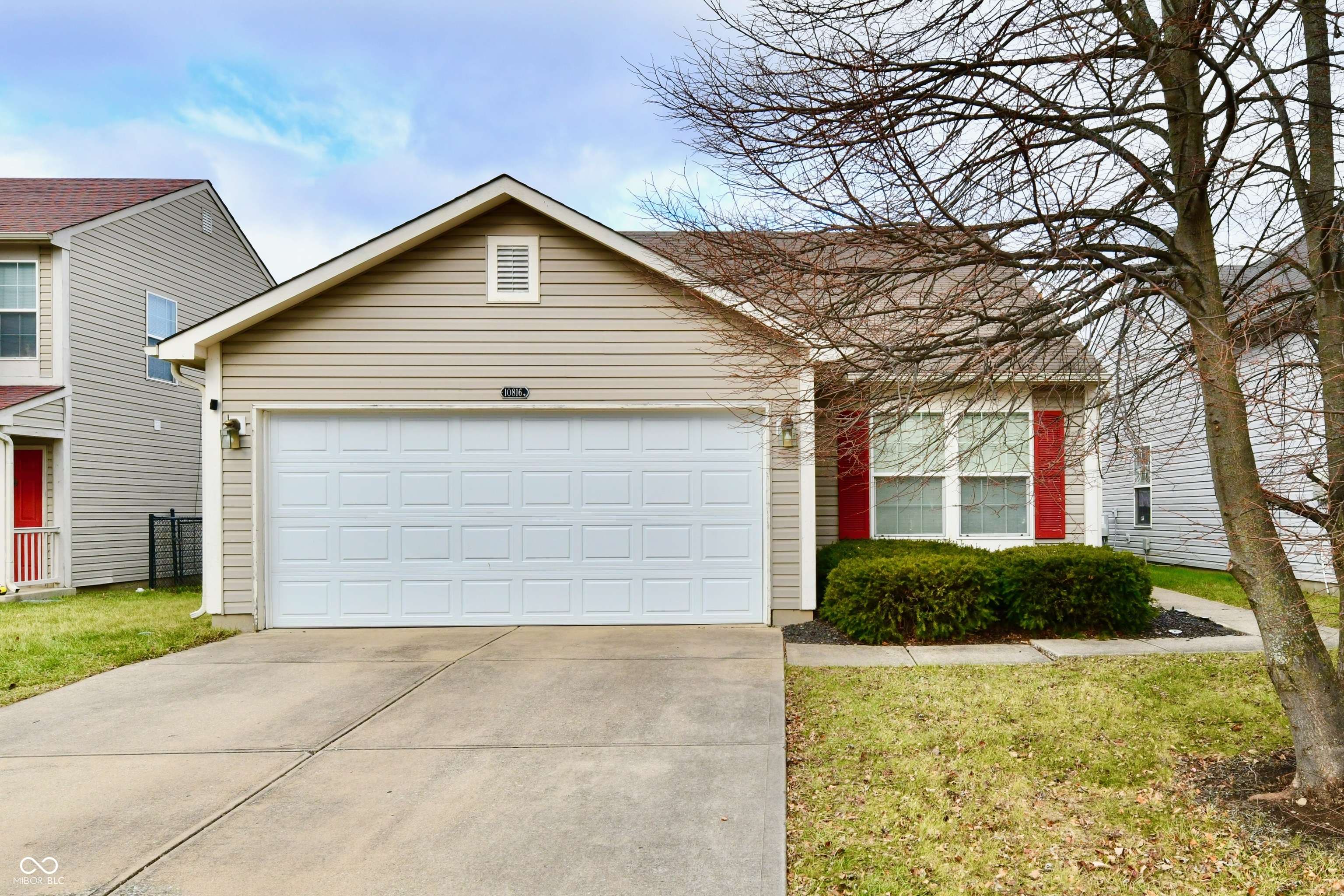 Indianapolis, IN 46235,10816 Bellflower CT