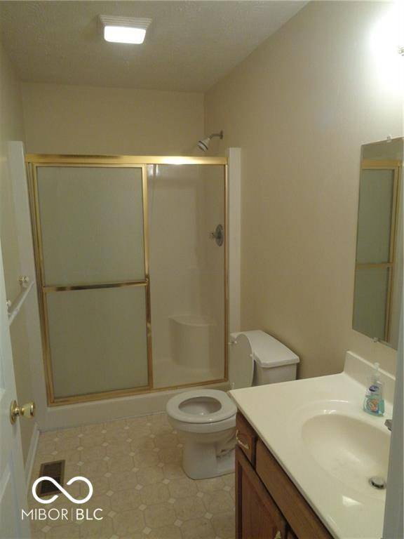 Indianapolis, IN 46227,7605 Southfield DR