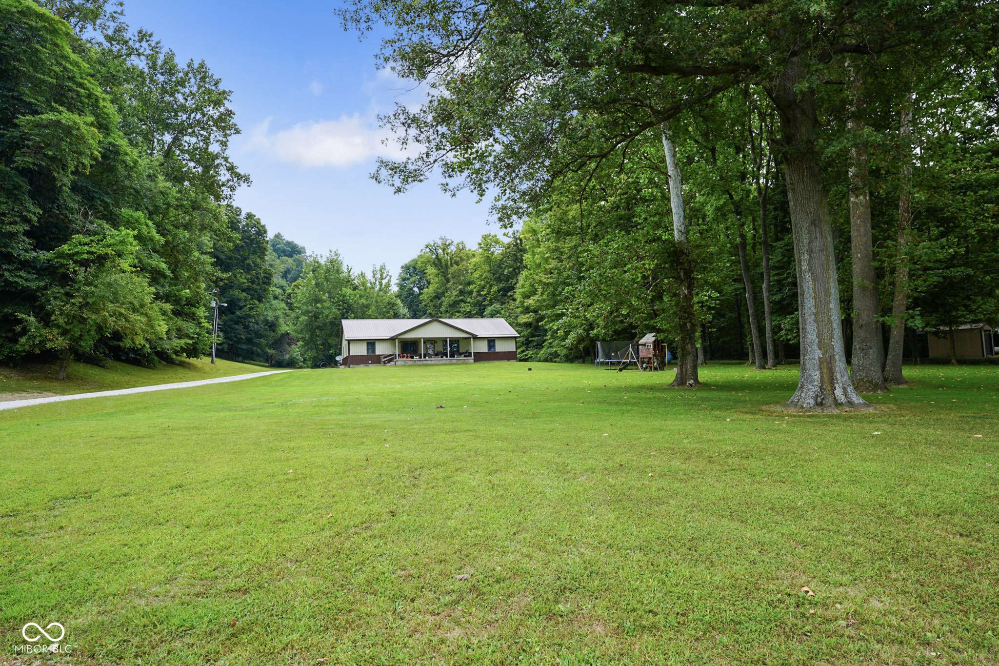 Paragon, IN 46166,931 S Graveyard RD