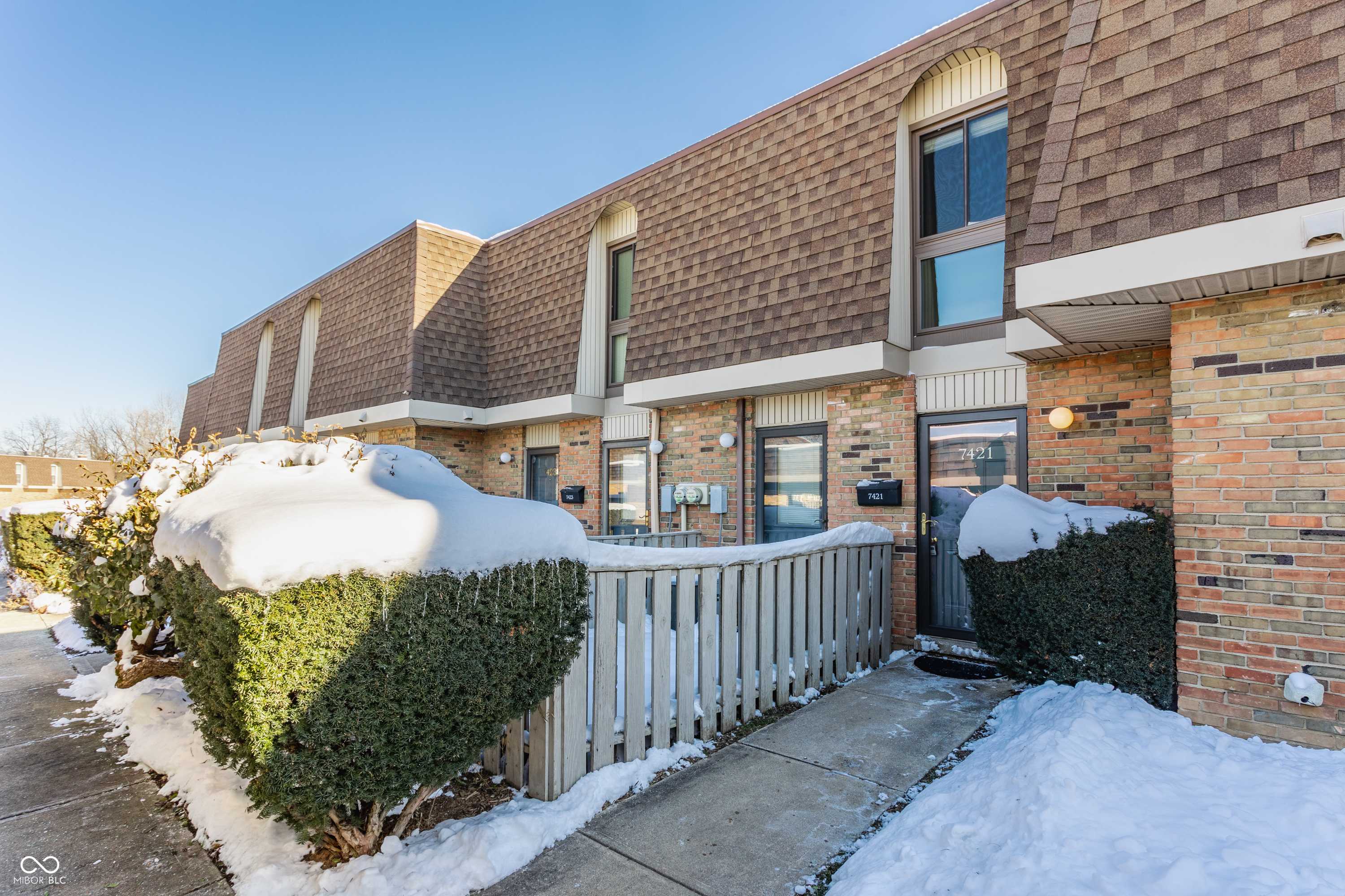 Indianapolis, IN 46260,7421 Country Brook DR
