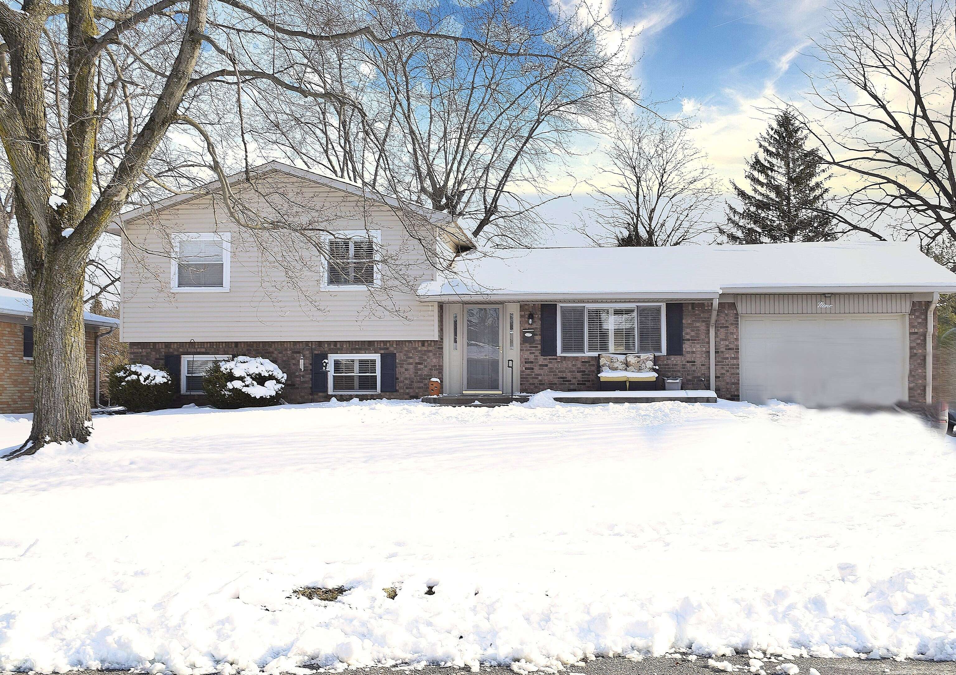 Beech Grove, IN 46107,9 Whitewood CT