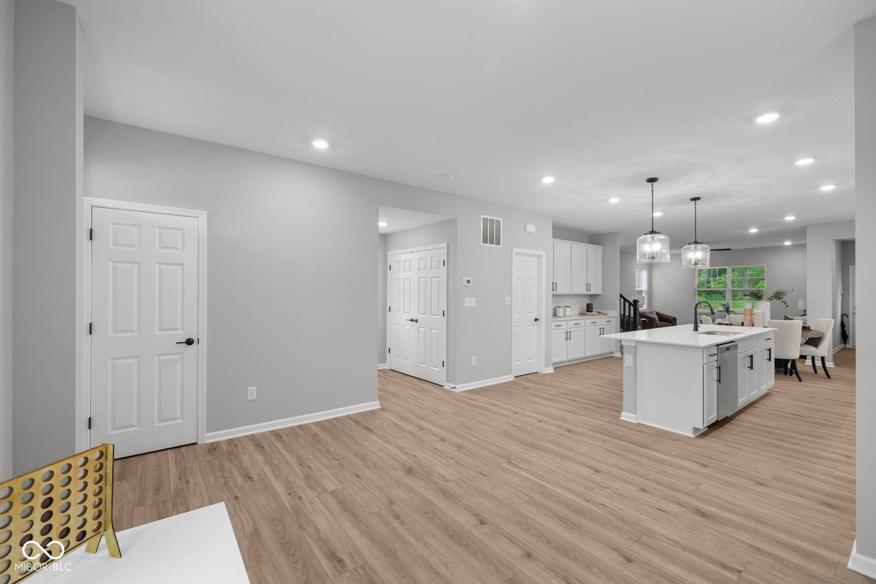 Indianapolis, IN 46240,1713 Real ST