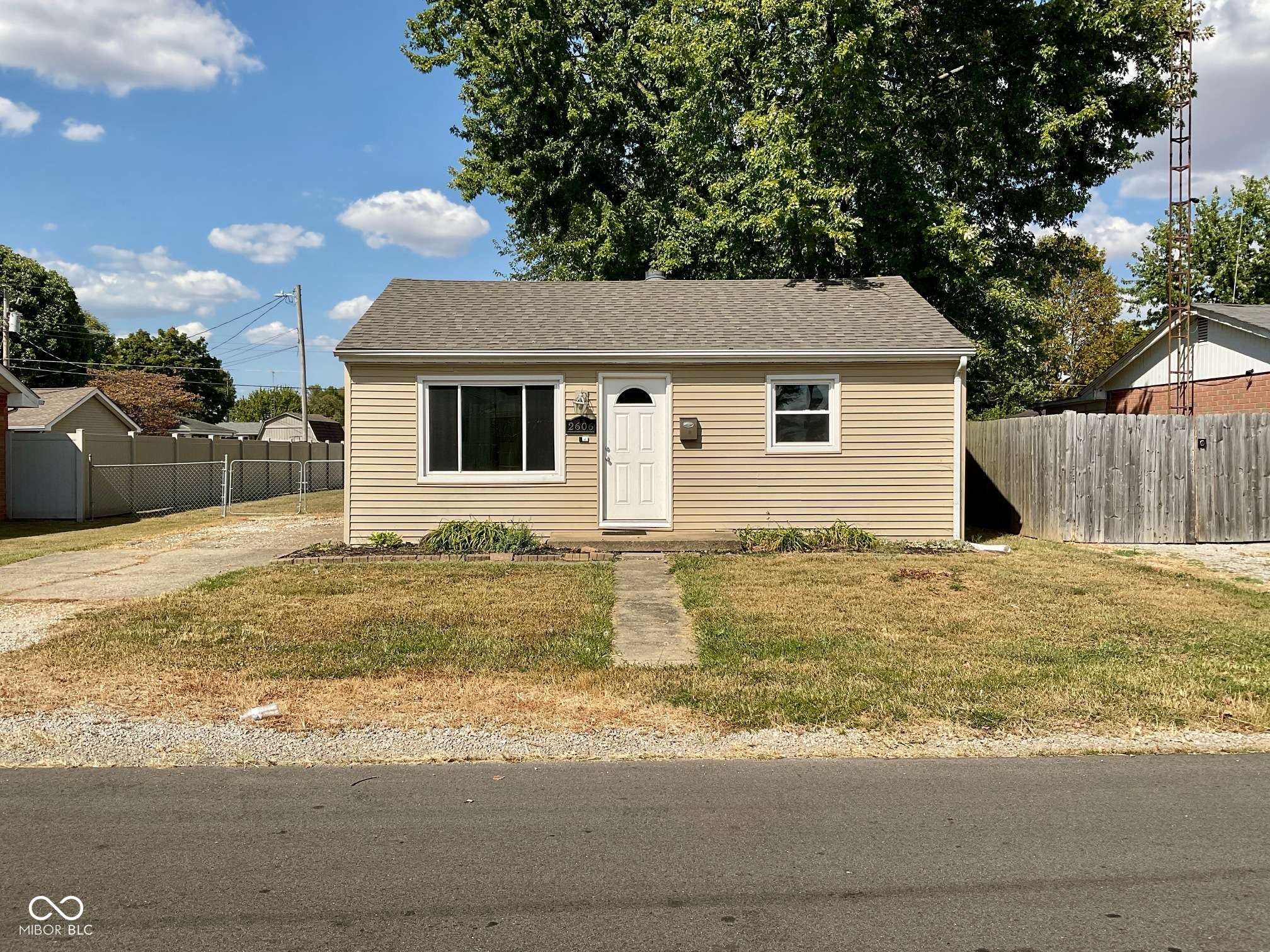 Columbus, IN 47201,2606 13th ST
