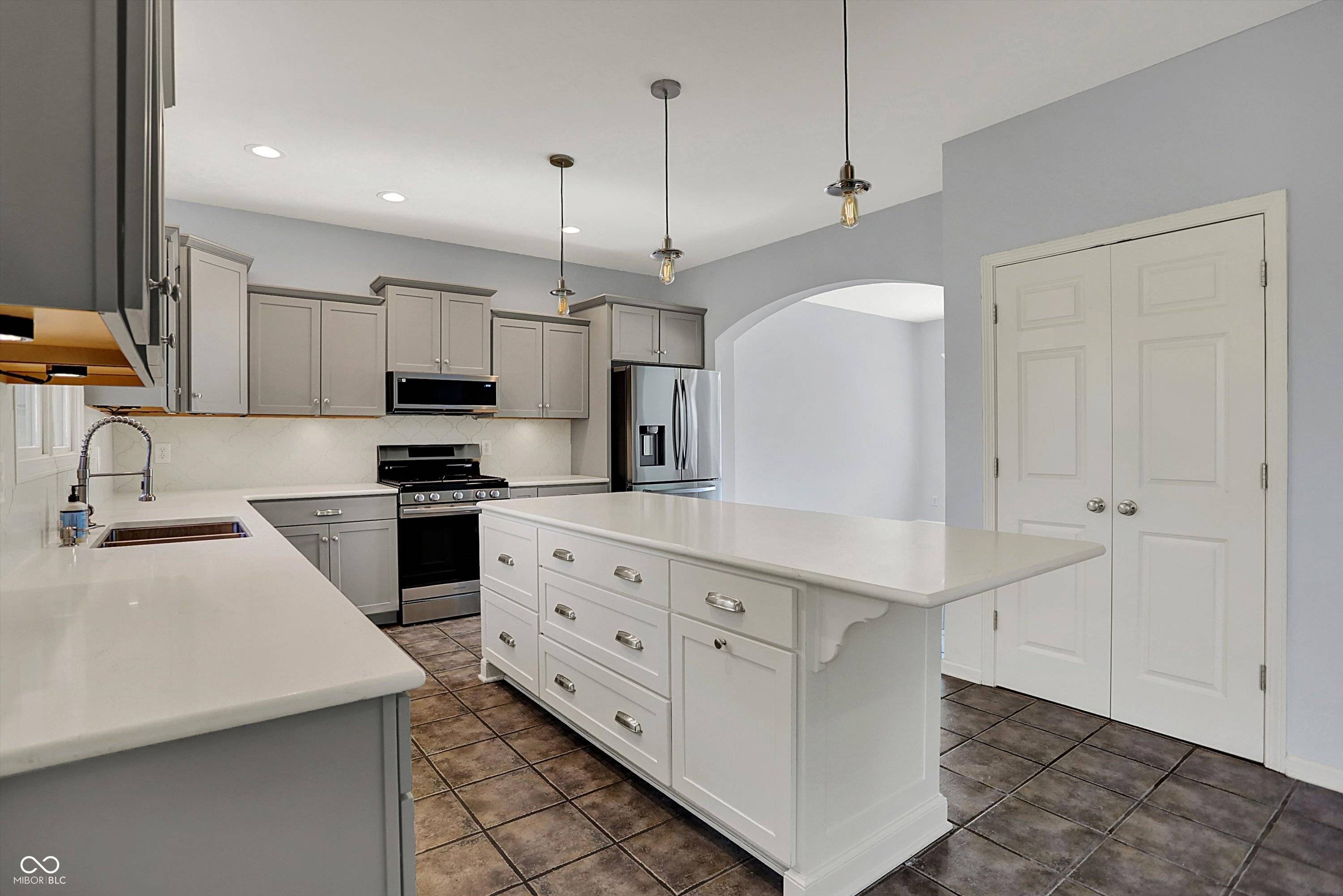 Greenwood, IN 46142,386 White Oak LN