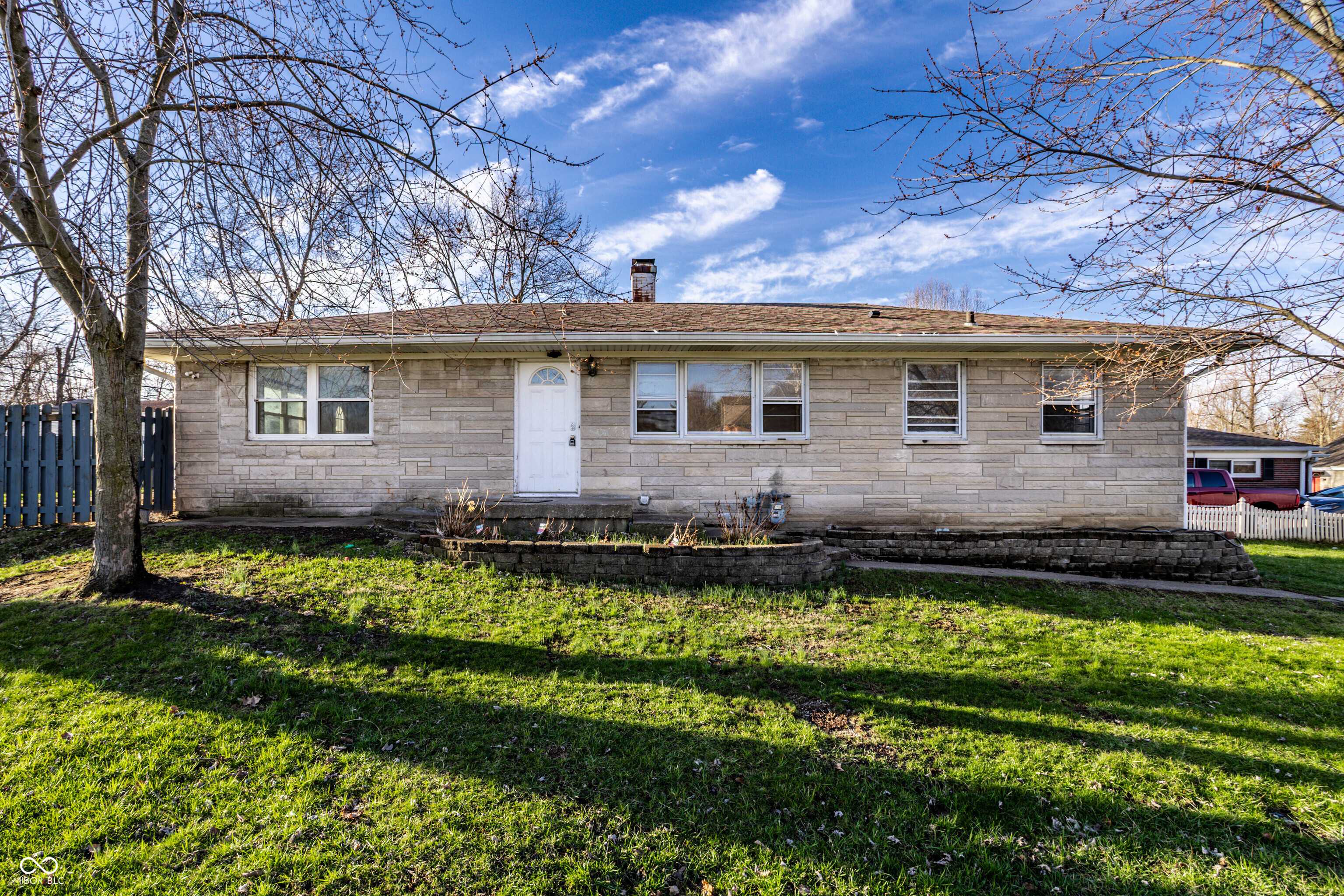 Indianapolis, IN 46219,8415 E 10th ST