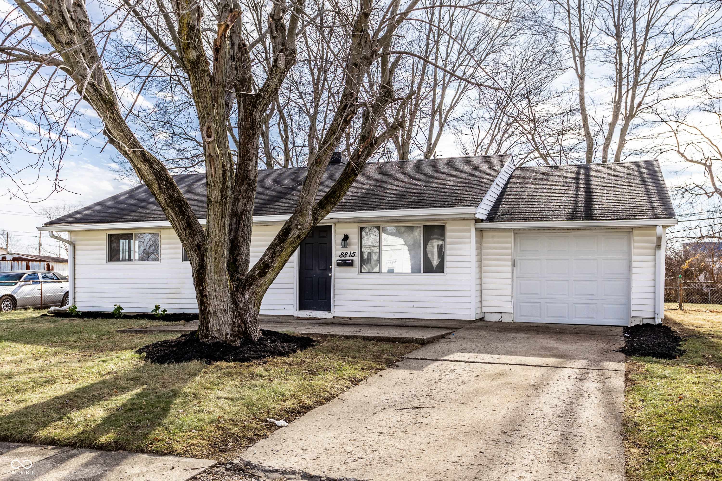 Indianapolis, IN 46226,8815 Frontenac RD