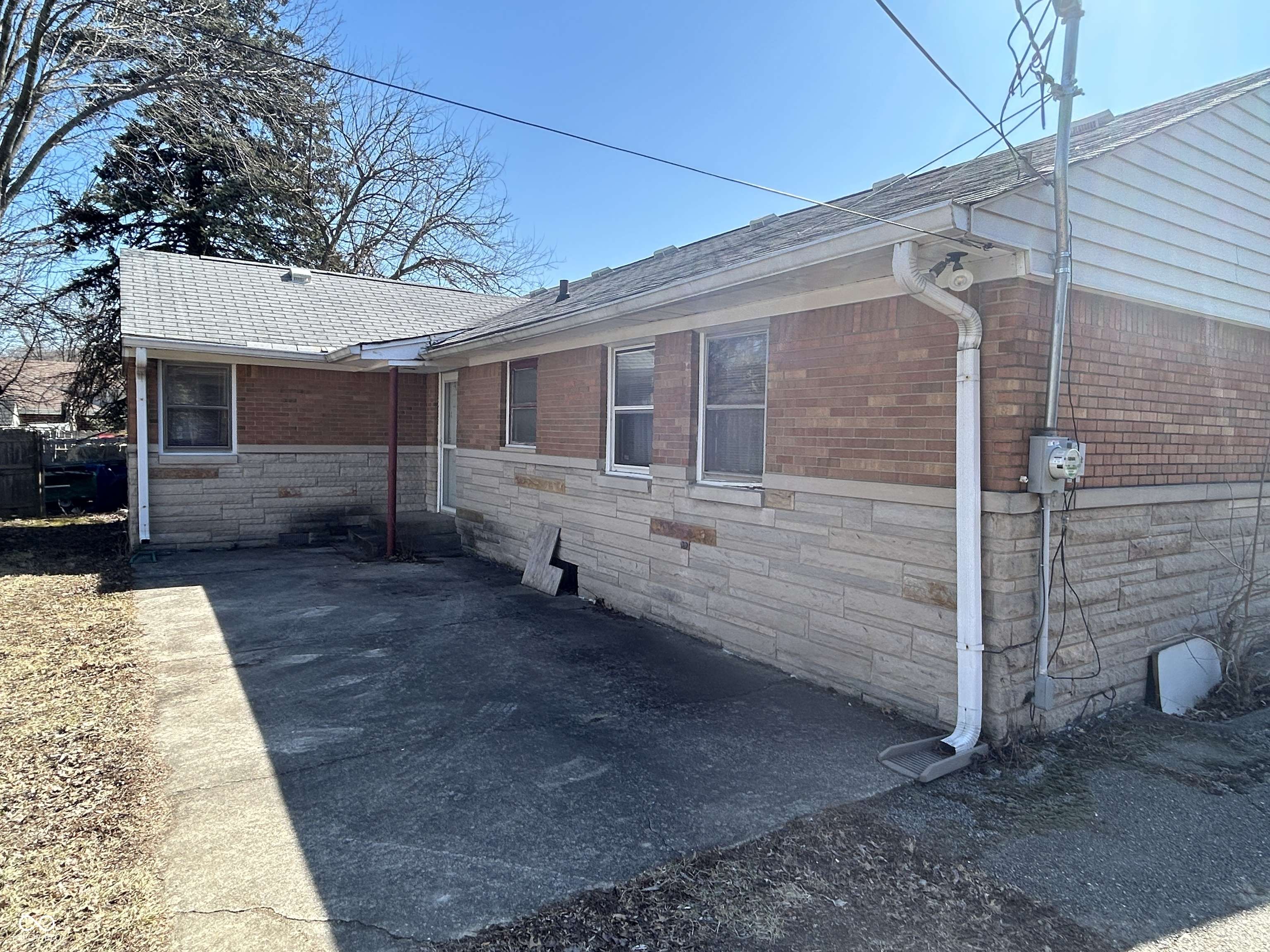 Indianapolis, IN 46219,7114 E 10th ST