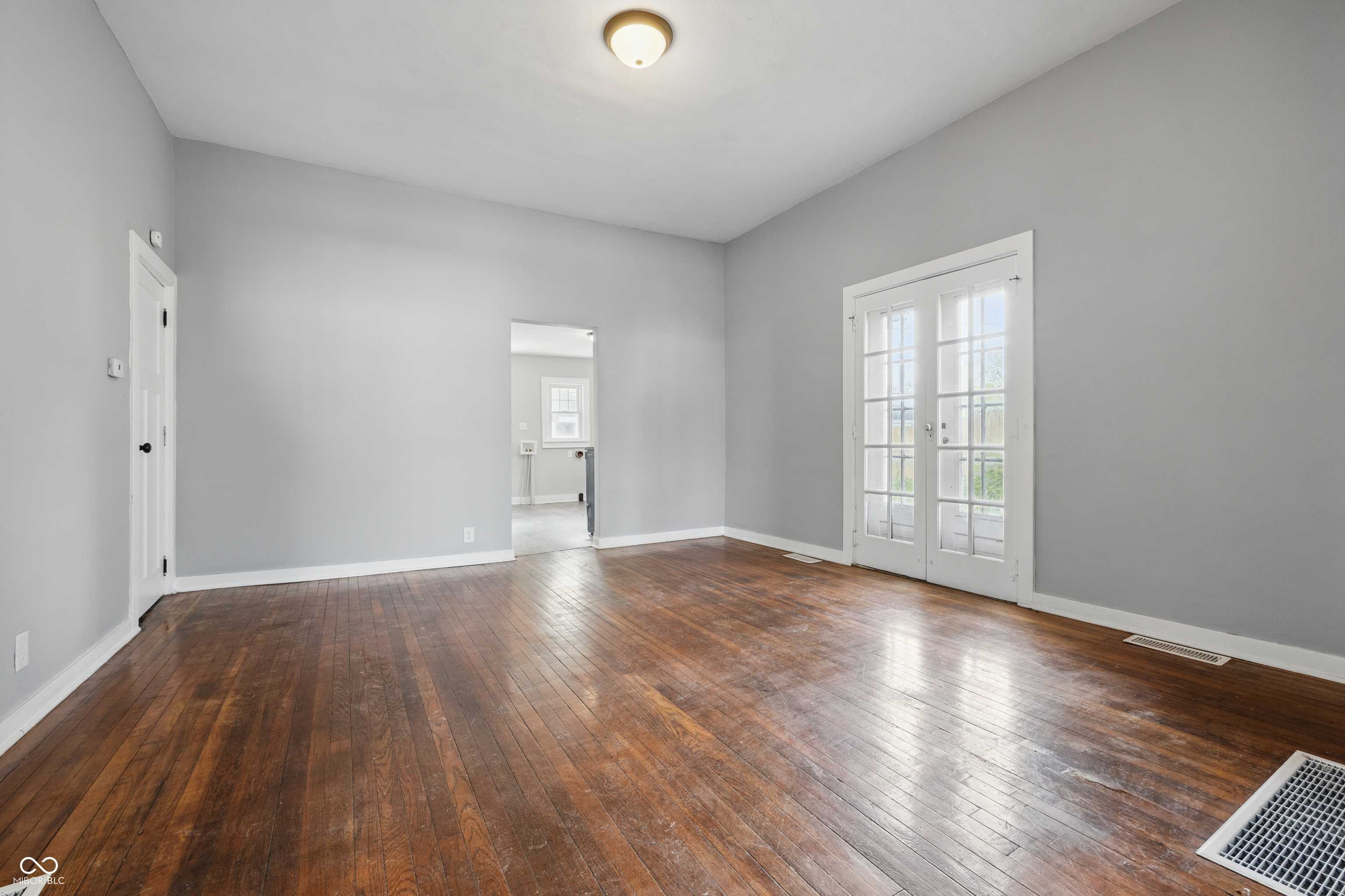 Elwood, IN 46036,806 S 17th ST