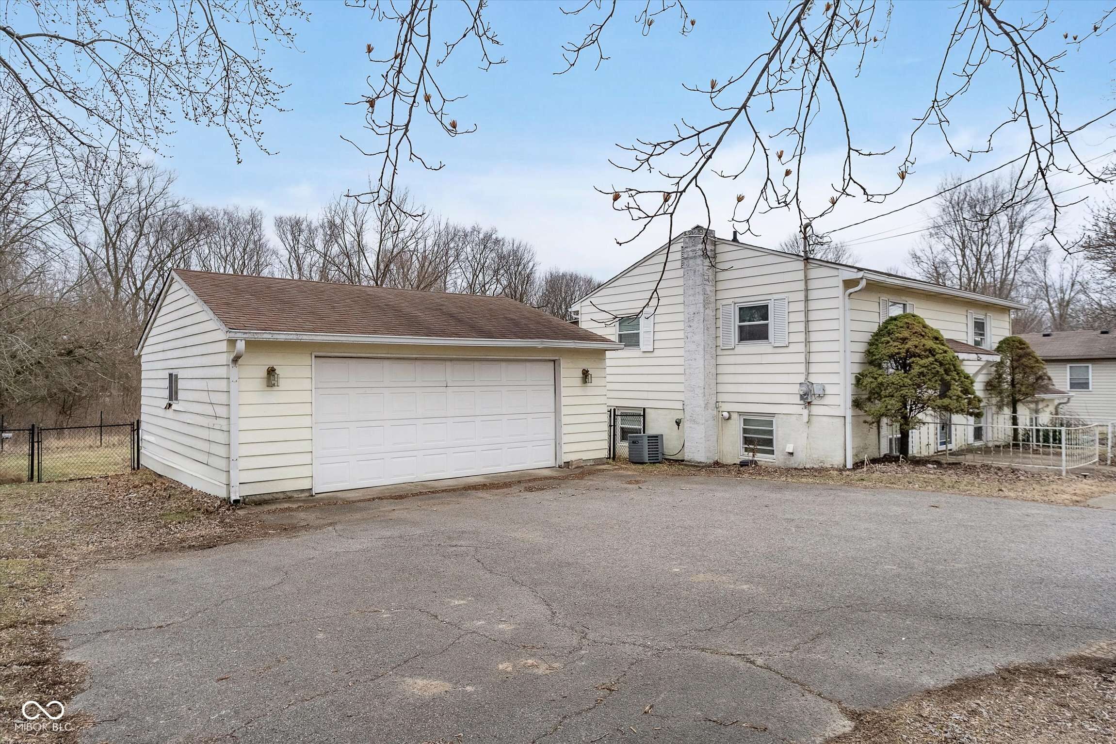 Fishers, IN 46038,10483 126th ST