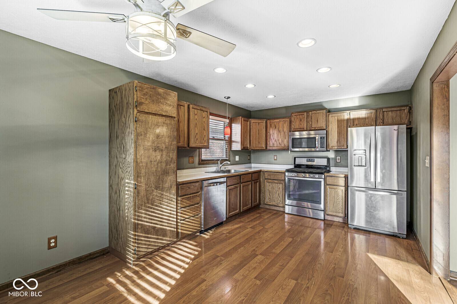 Indianapolis, IN 46217,541 Louise DR