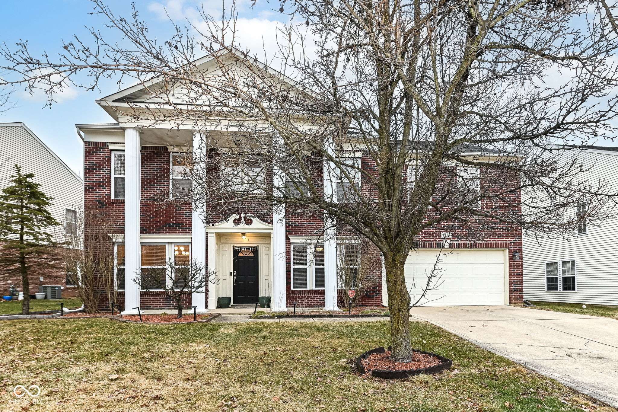 Indianapolis, IN 46234,5815 Noble DR