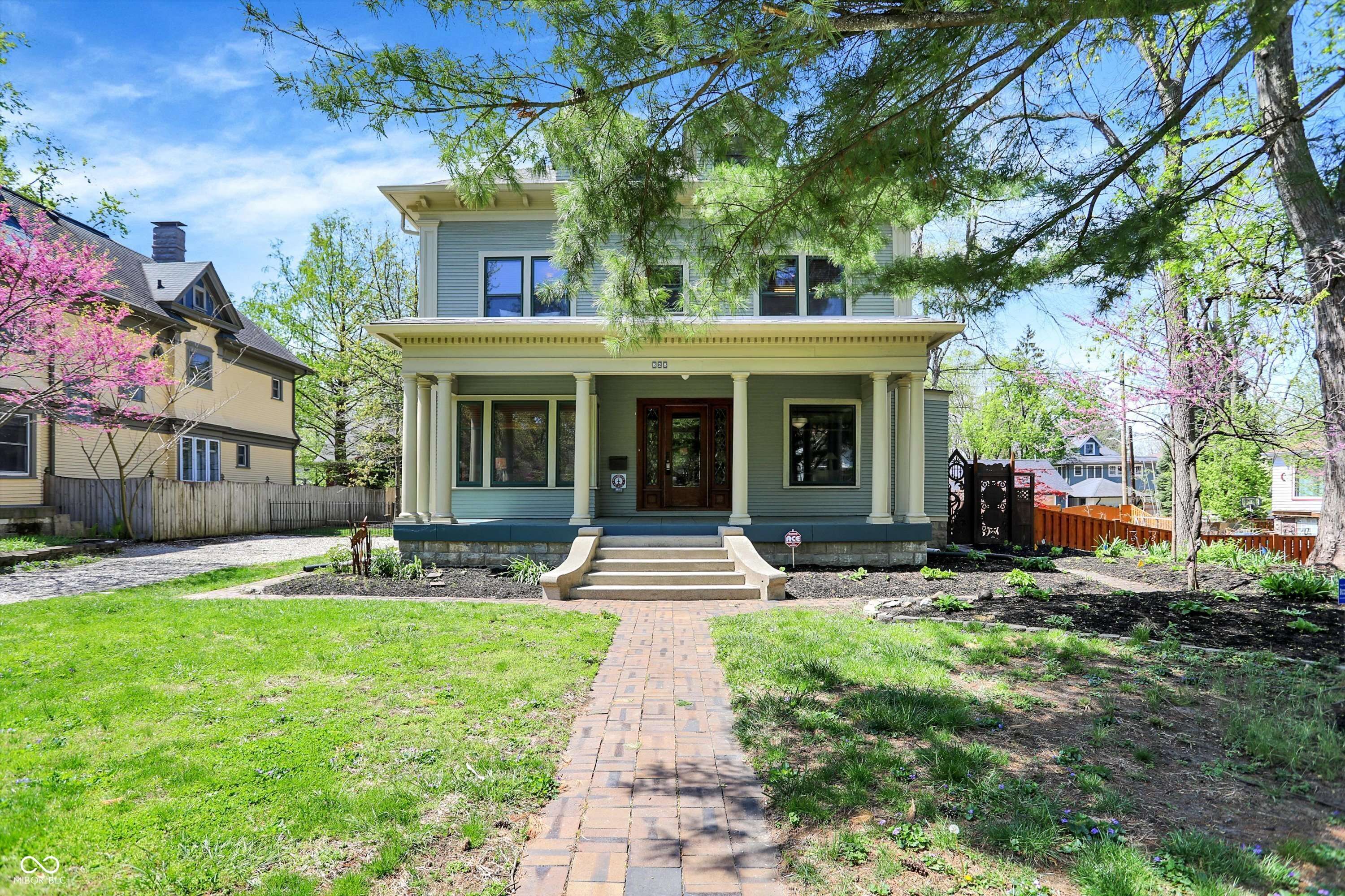 Indianapolis, IN 46201,828 Woodruff Place Middle DR