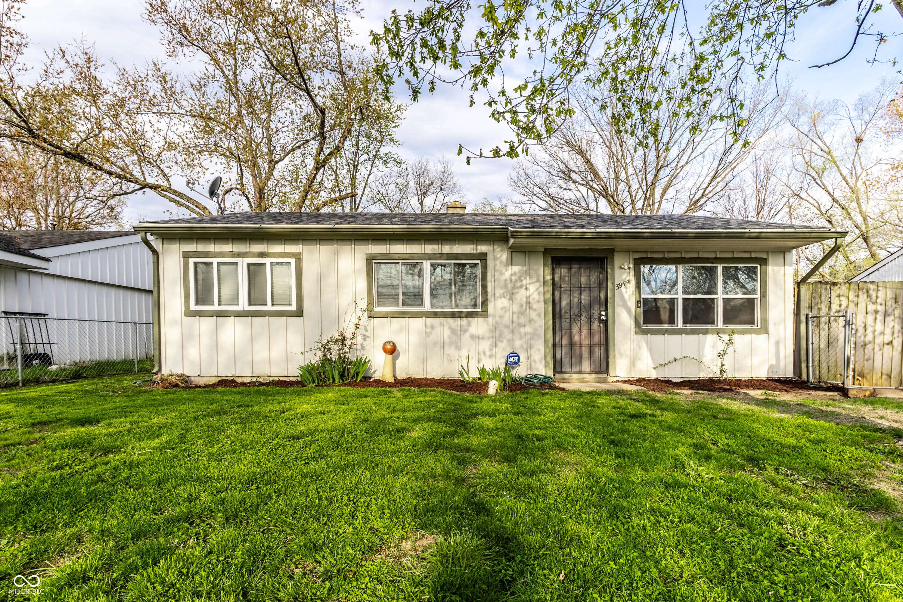Indianapolis, IN 46235,3944 Strathmore DR