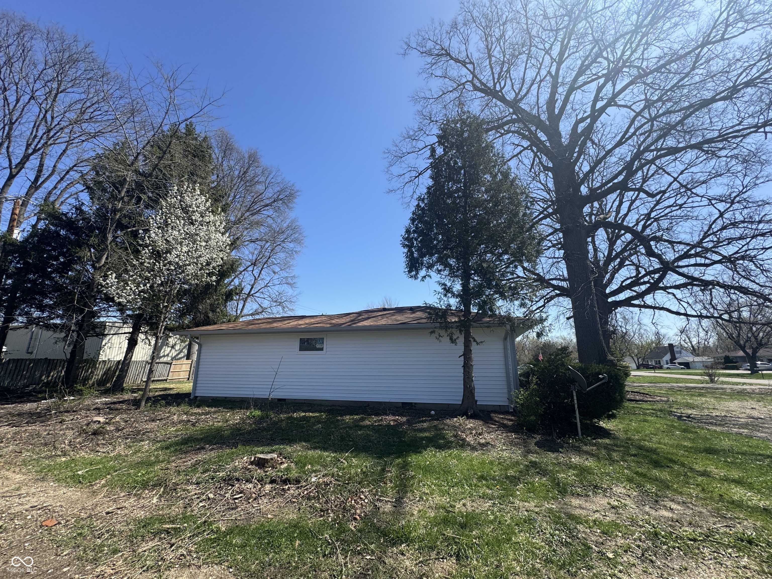 Indianapolis, IN 46226,7406 E 33rd ST