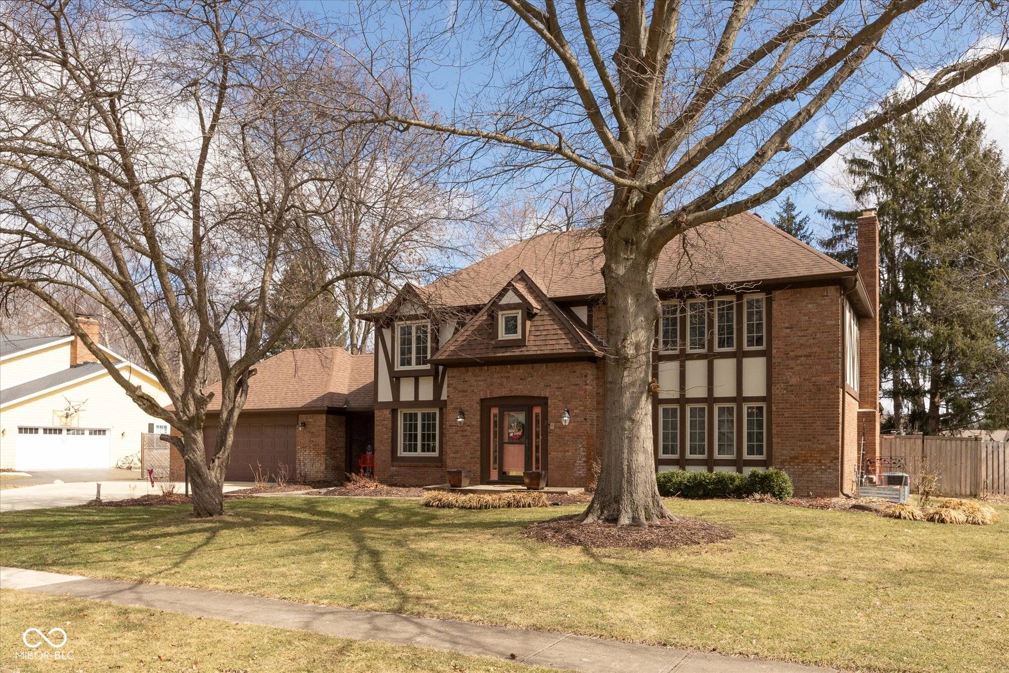 Carmel, IN 46033,12107 Castle Row Overlook