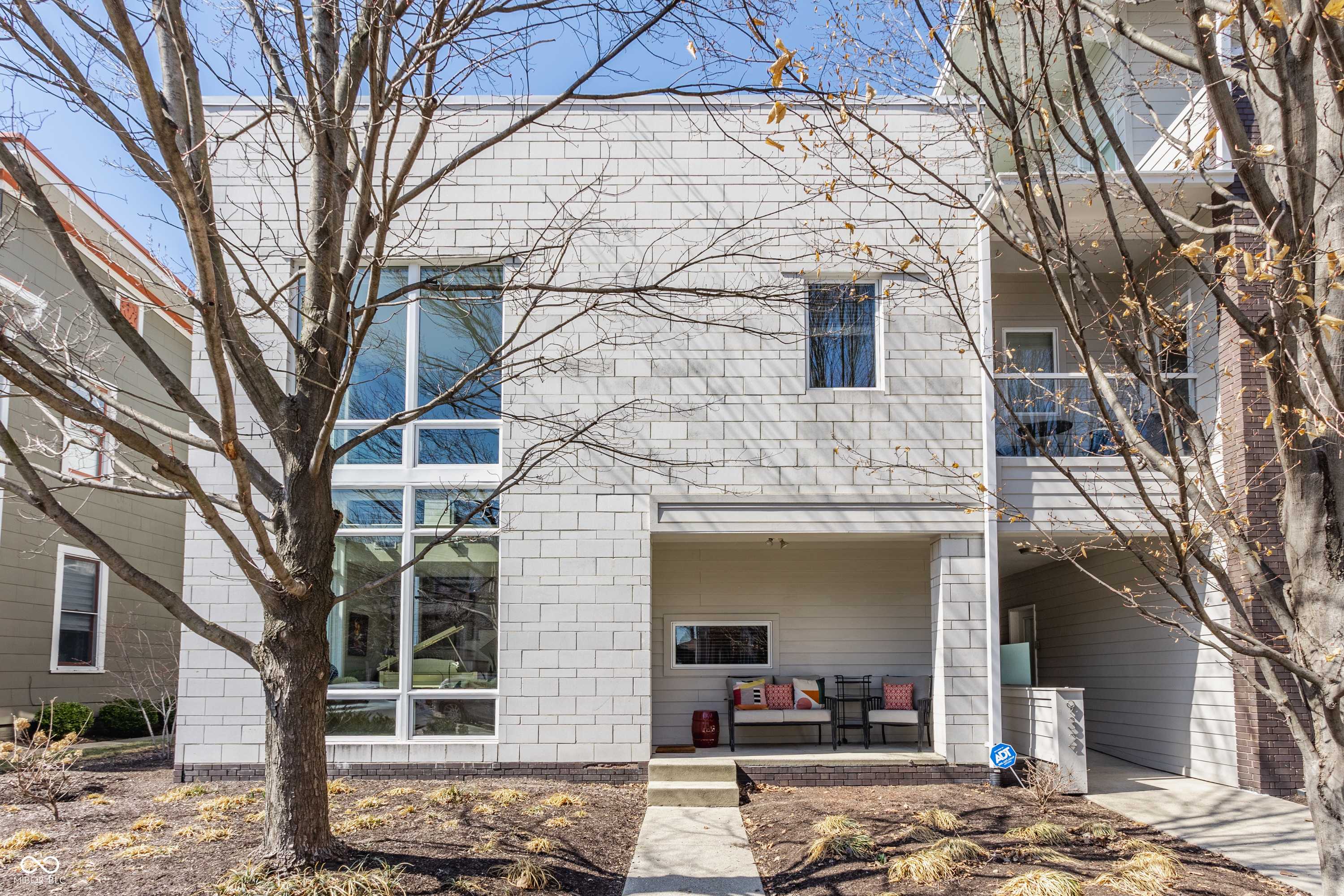 Indianapolis, IN 46202,932 N Broadway ST #1