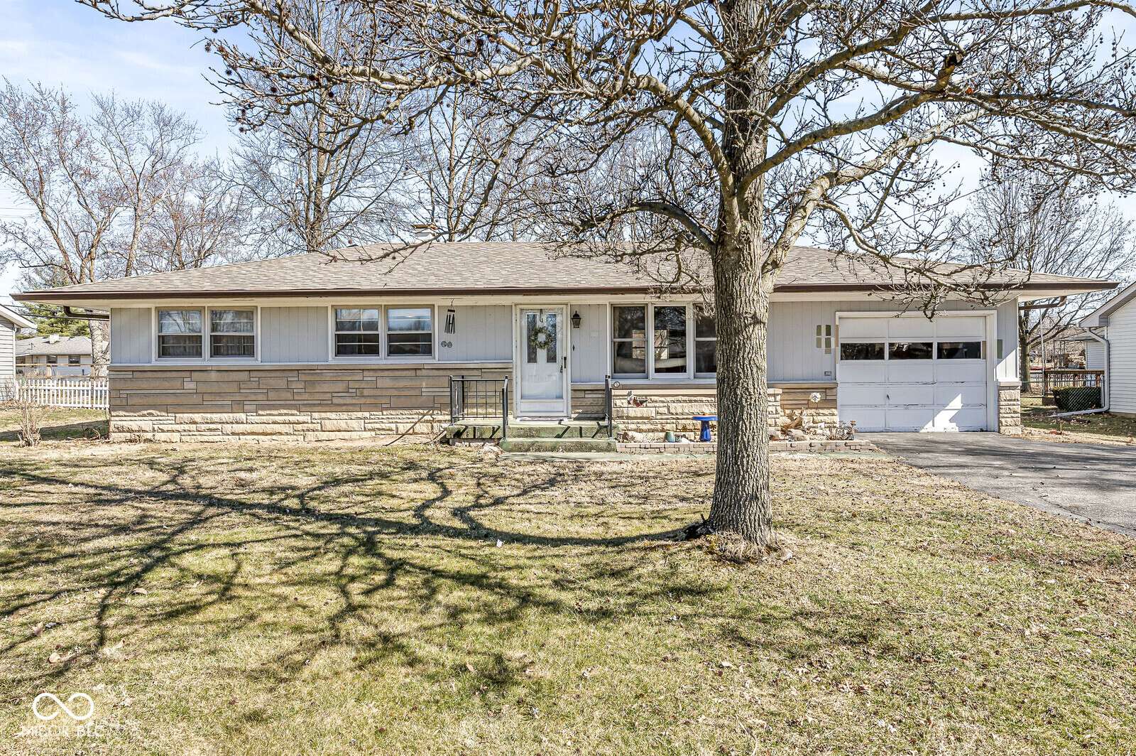 Greenwood, IN 46142,435 Howard RD
