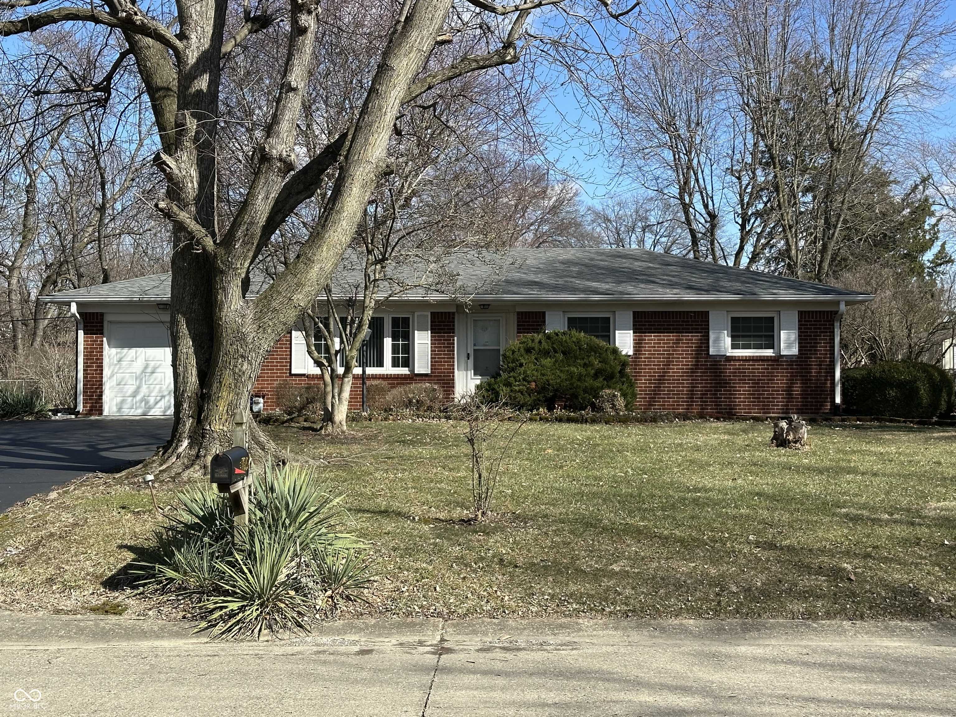 Indianapolis, IN 46229,1031 Schleicher AVE