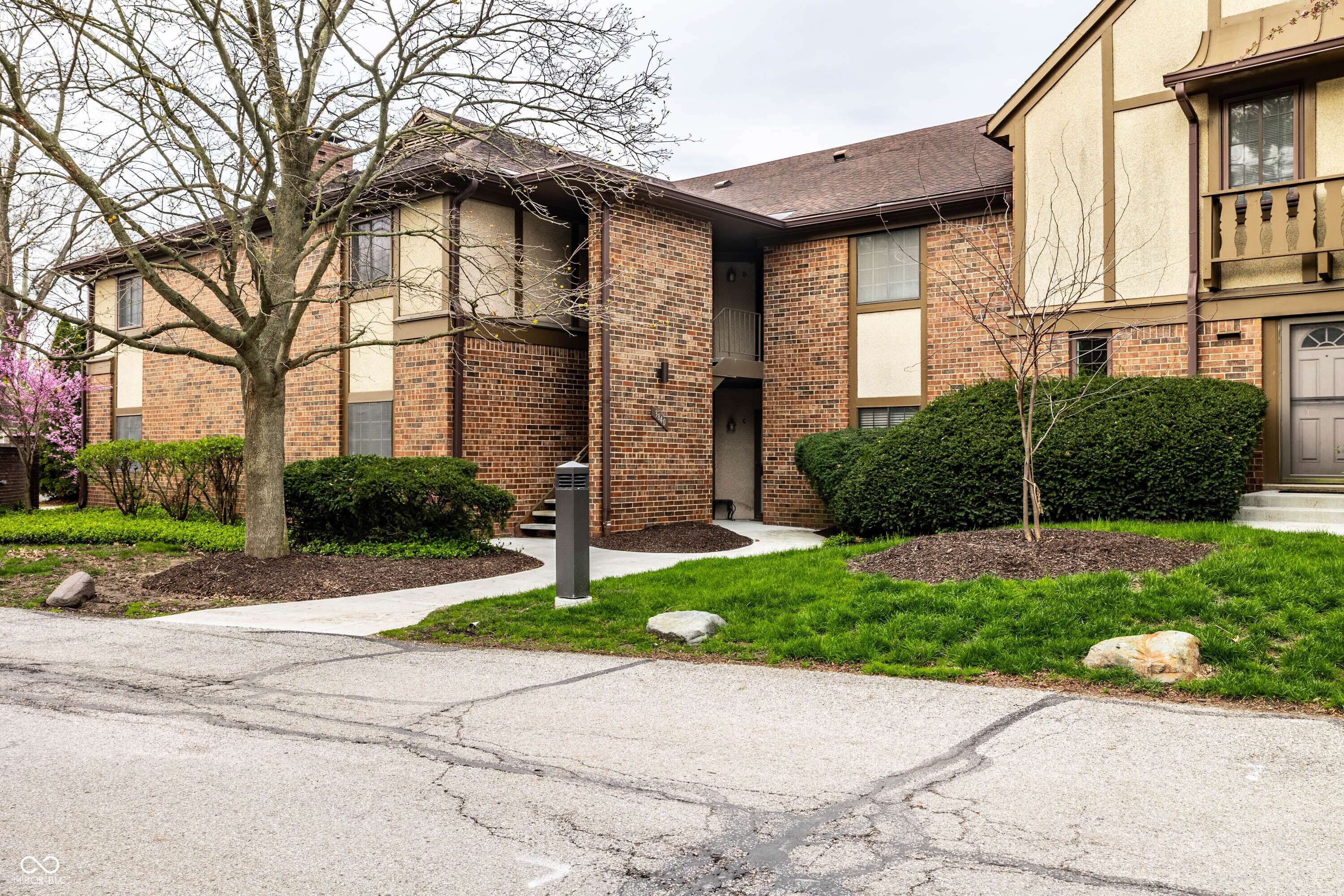 Indianapolis, IN 46228,3840 Knollton RD #A