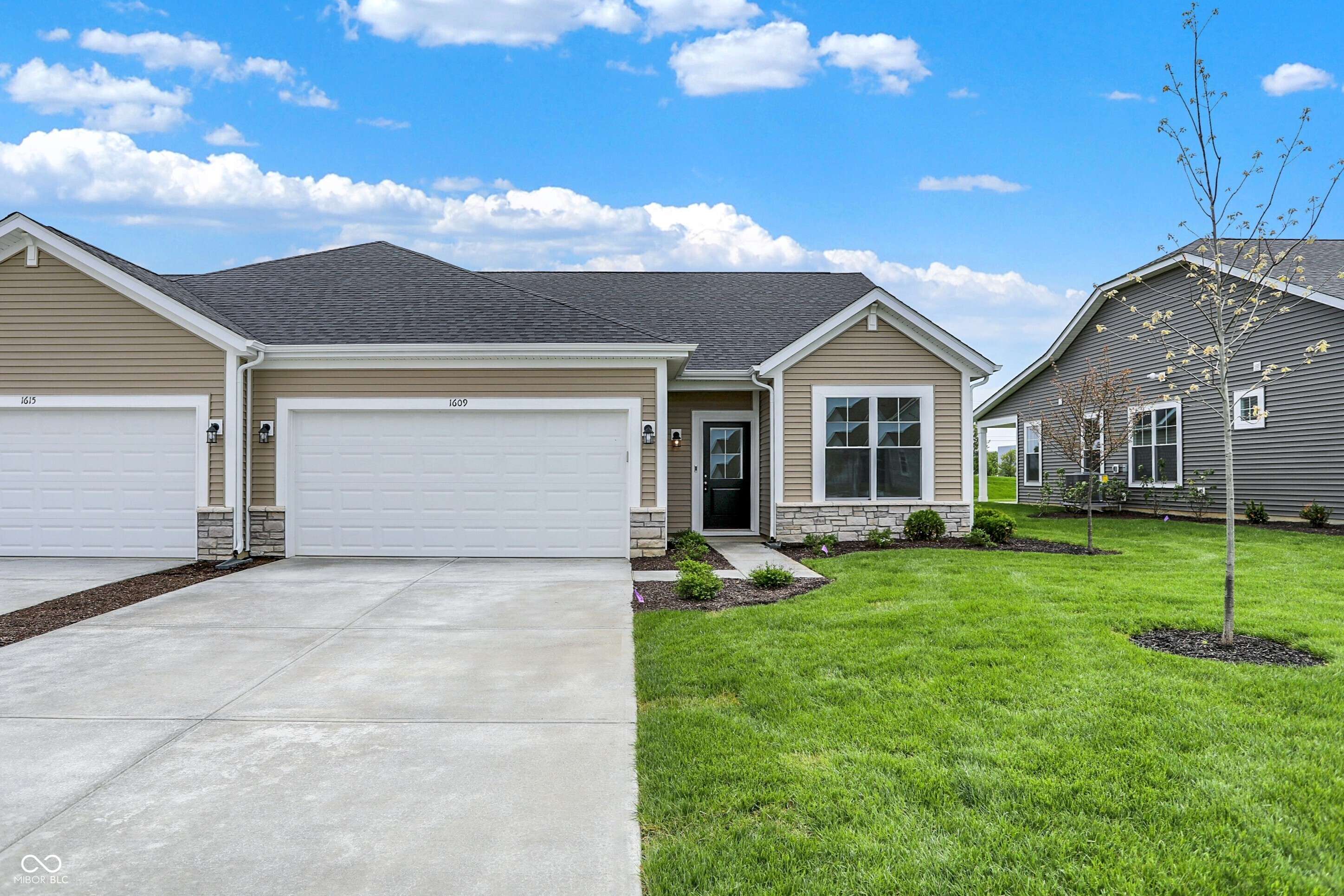Greenfield, IN 46140,1609 Clover Crossing DR