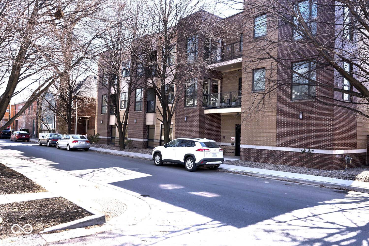 Indianapolis, IN 46202,233 E St Joseph ST #3H