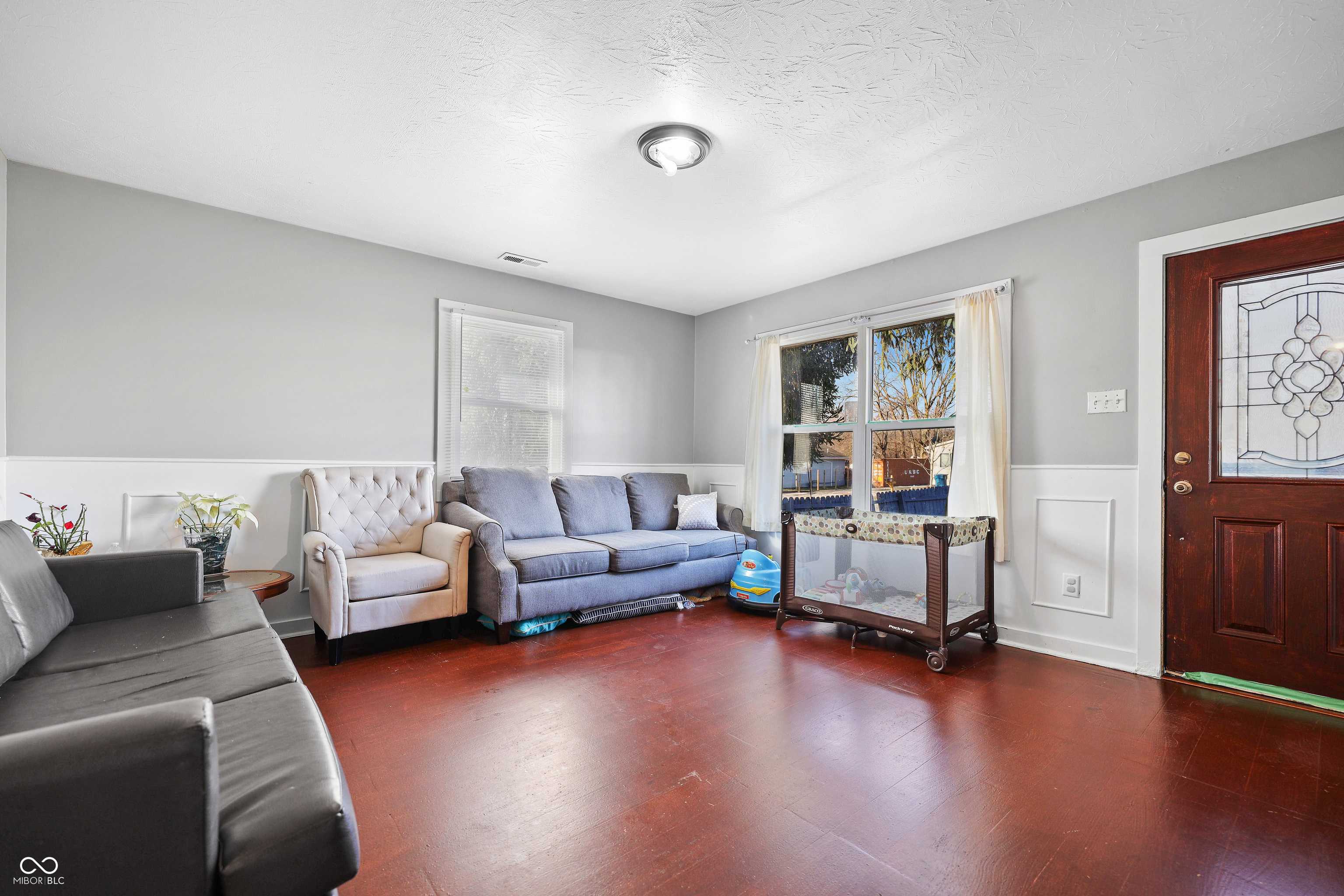 Indianapolis, IN 46241,821 S Worth AVE
