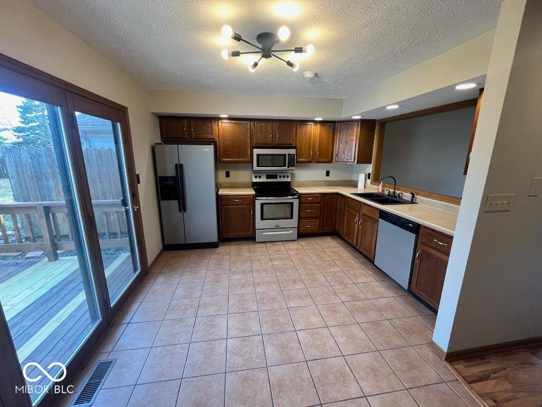 Greenwood, IN 46143,1127 Barbara DR