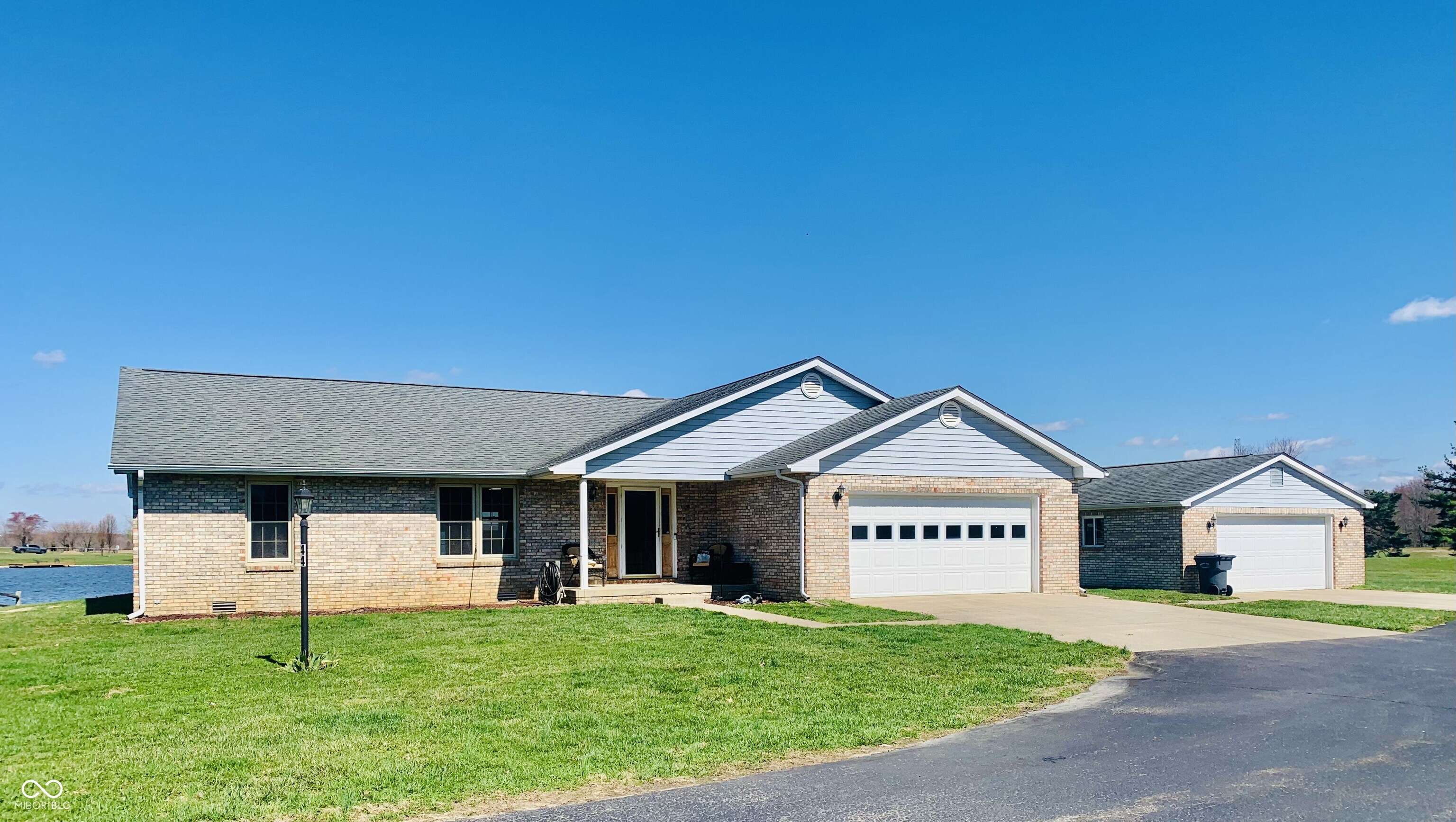 Seymour, IN 47274,44 Carolyn DR