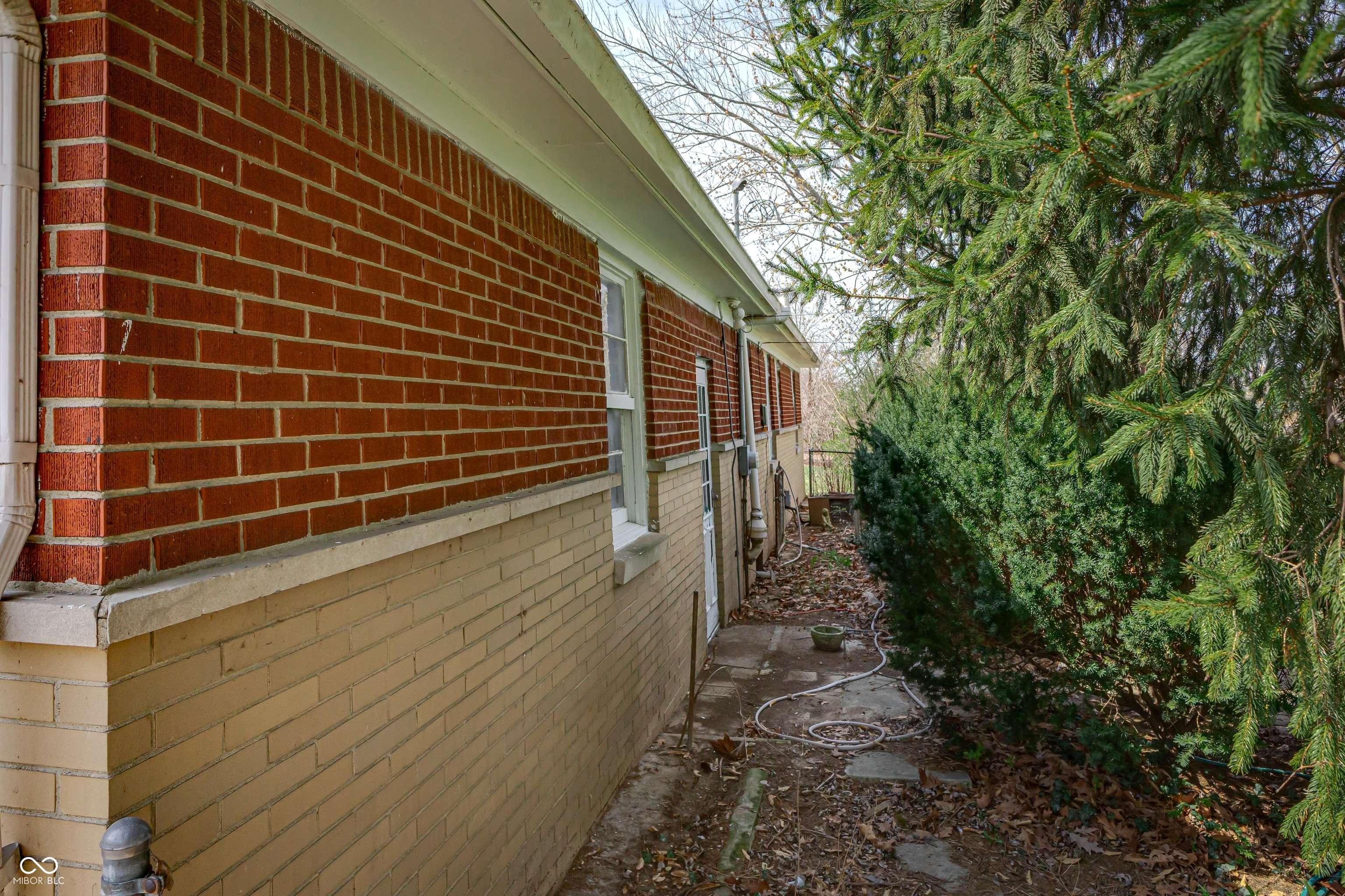 Indianapolis, IN 46237,3510 Chamberlin DR