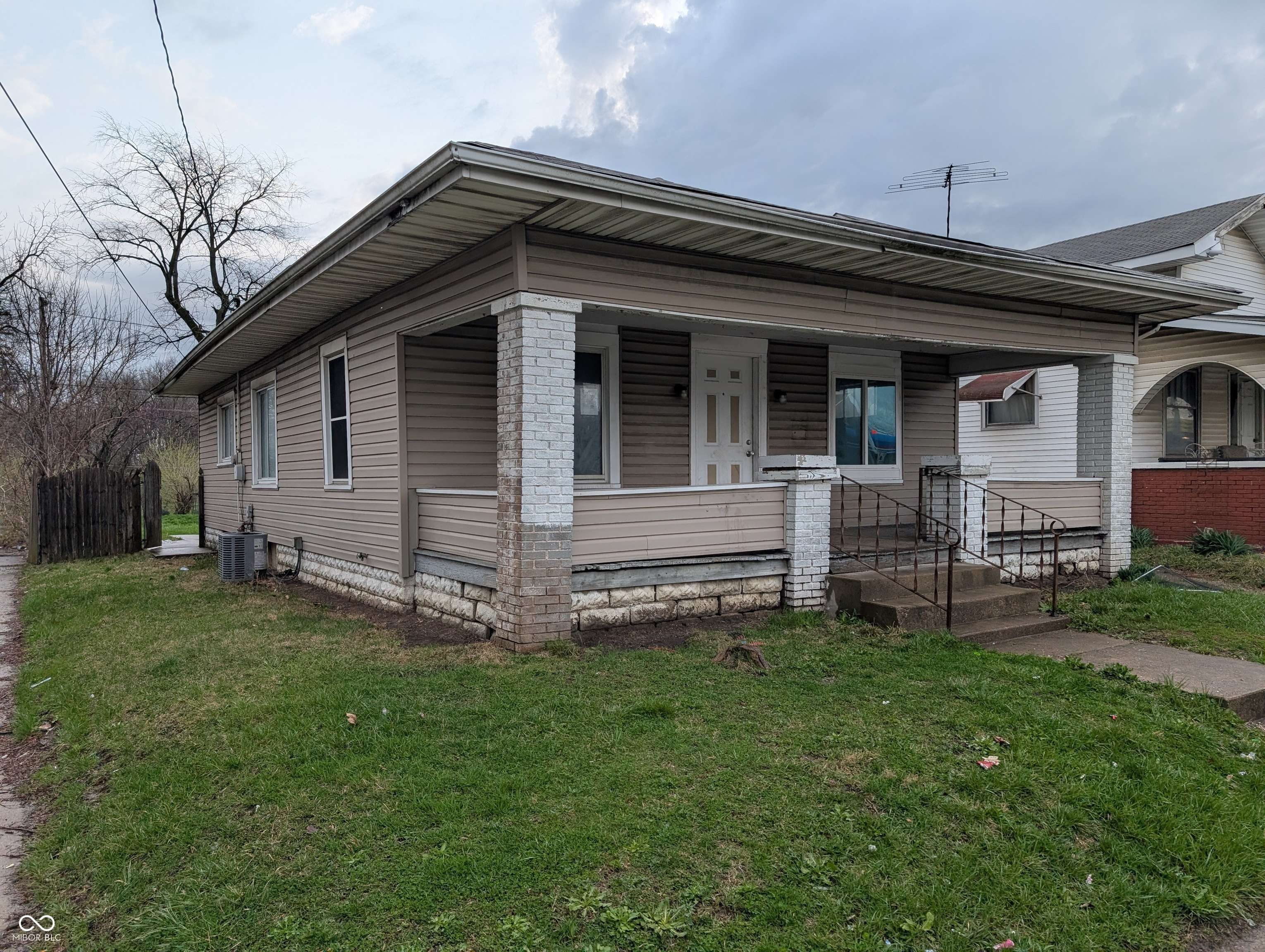 Anderson, IN 46016,1524 Ohio AVE