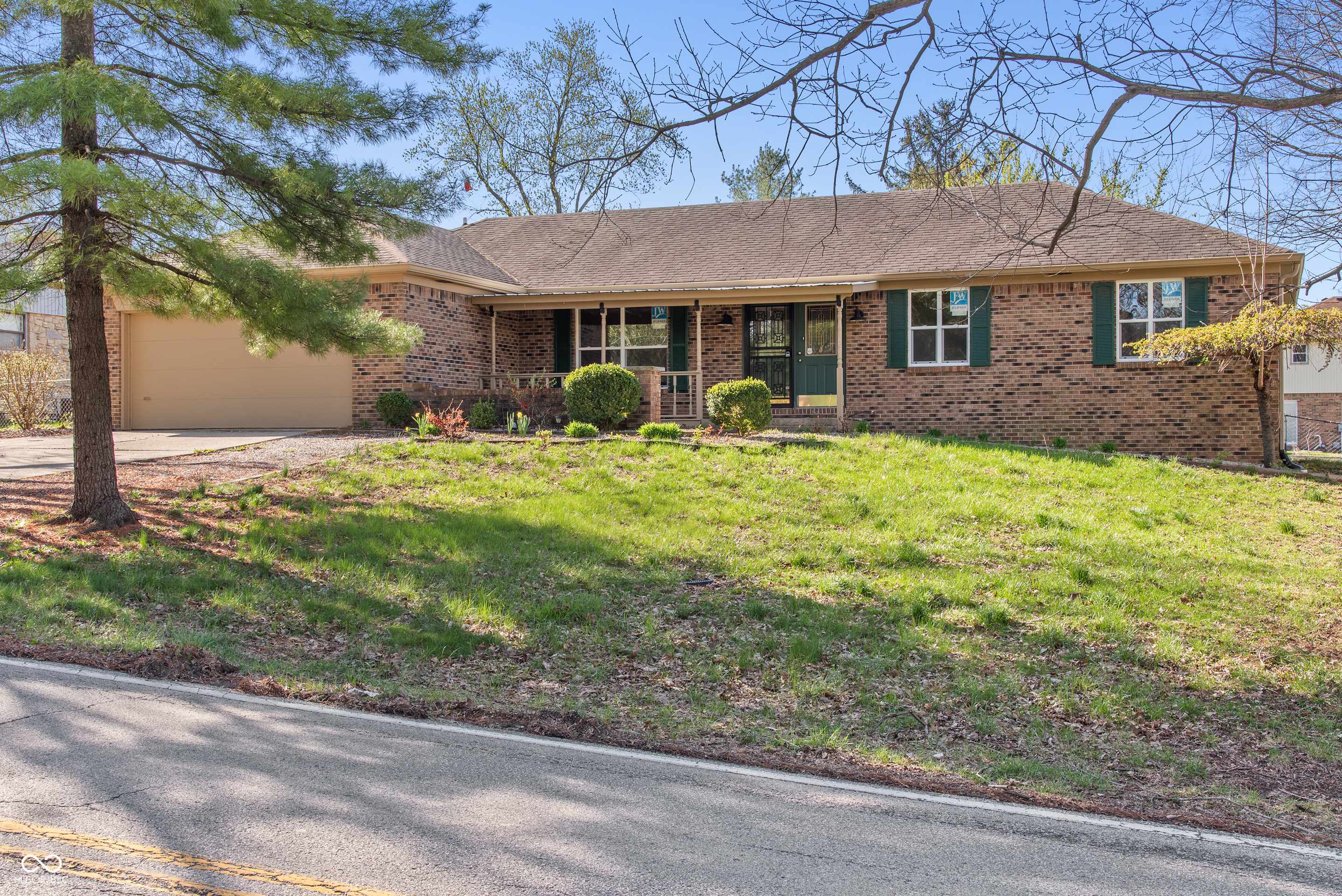 Indianapolis, IN 46217,745 W Banta RD