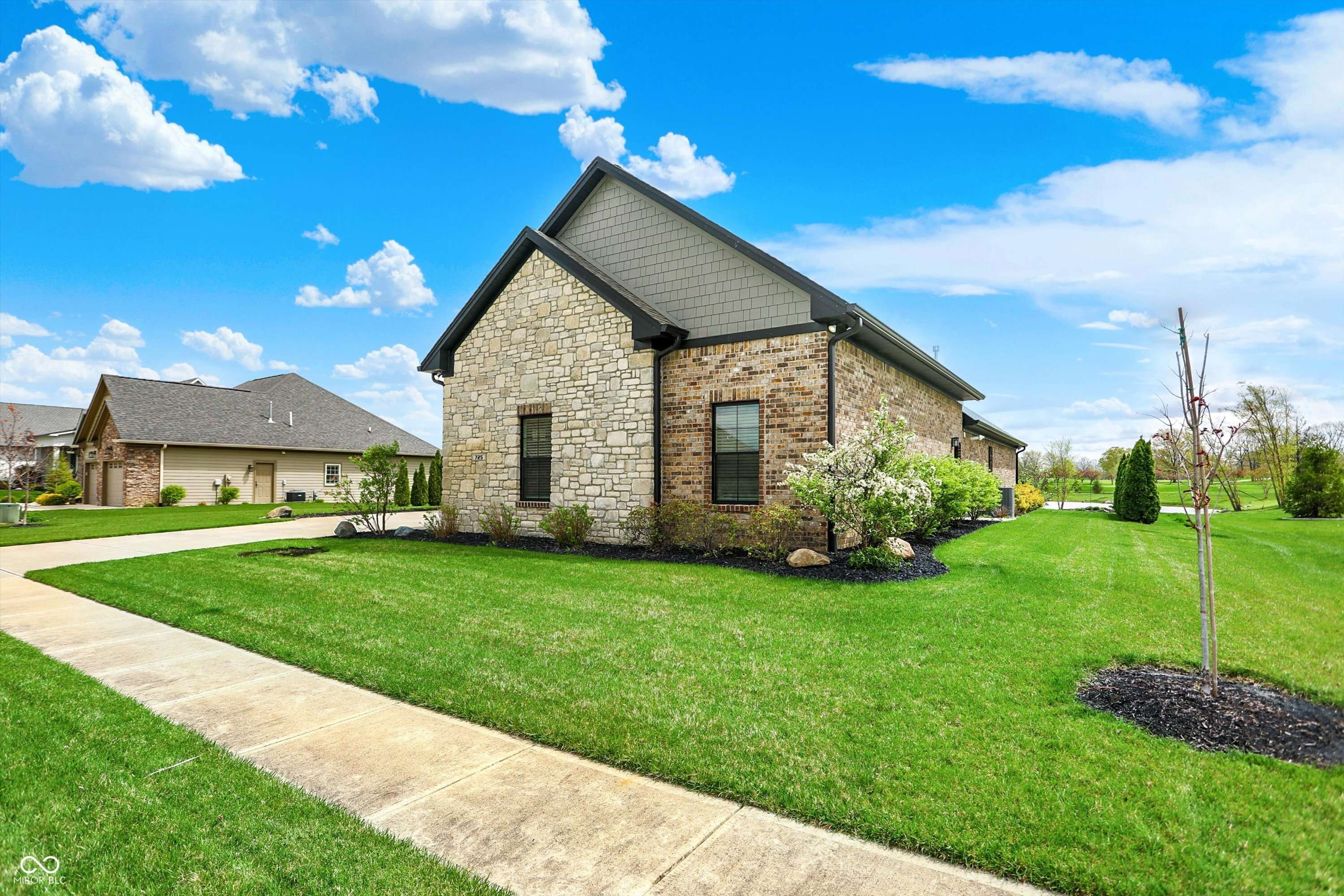 Franklin, IN 46131,725 Meadowbrook LN