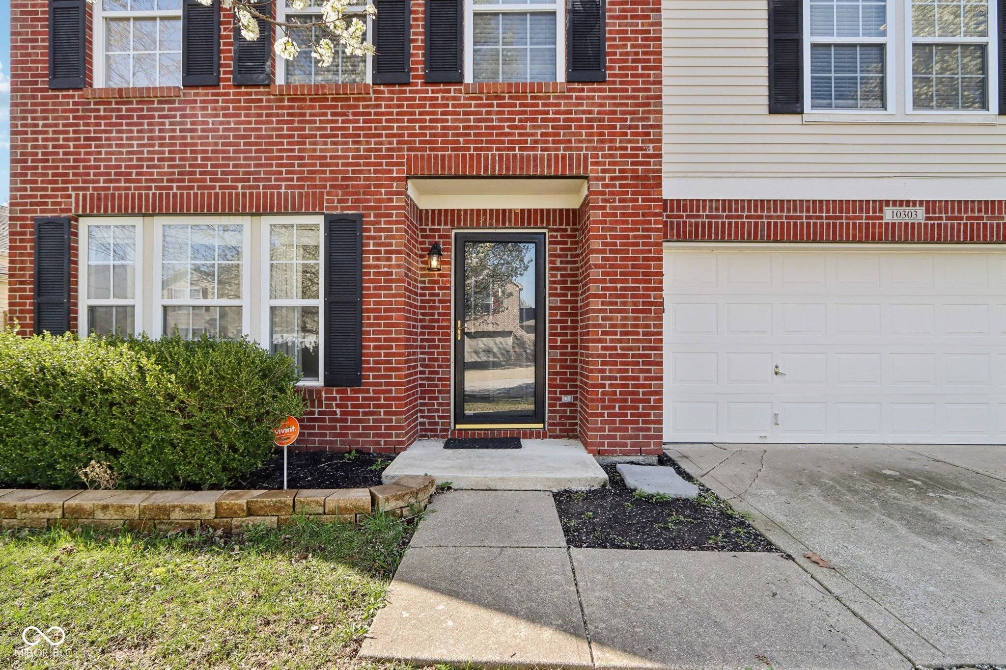 Indianapolis, IN 46234,10303 Memorial Knoll DR